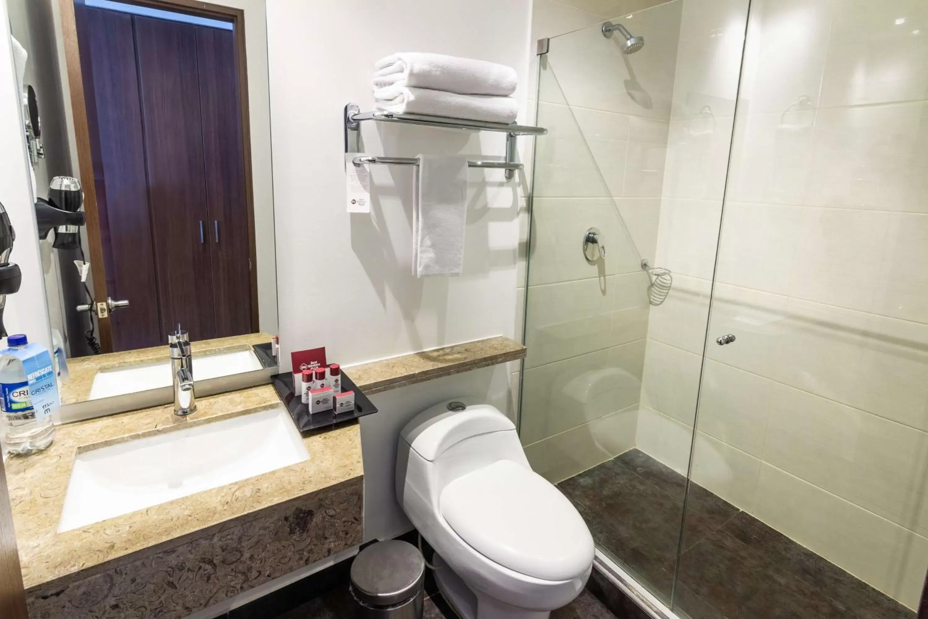 Bathroom in Best Western Plus Santa Marta Hotel