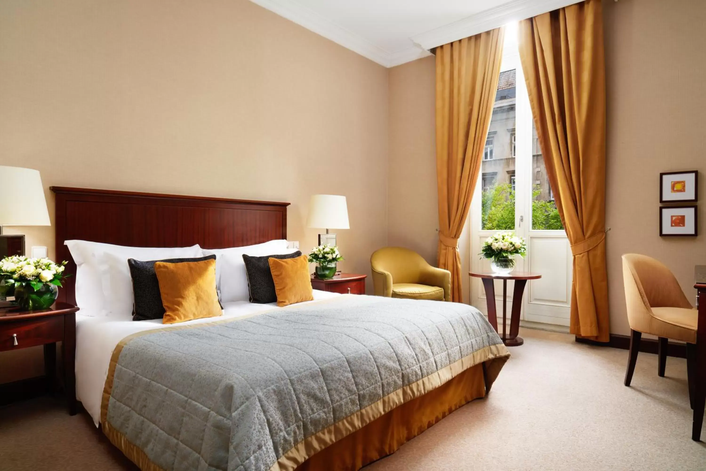 Photo of the whole room, Bed in Corinthia Budapest Photo of the whole room, Bed in Corinthia Budapest