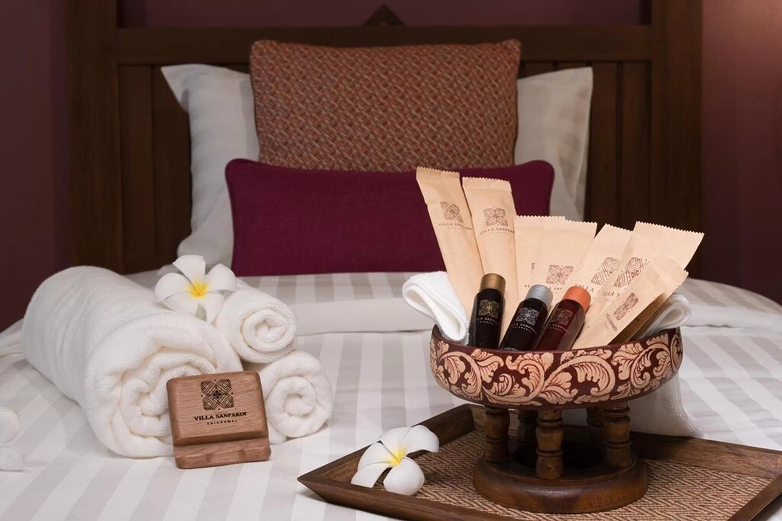 Bed in Villa Sanpakoi