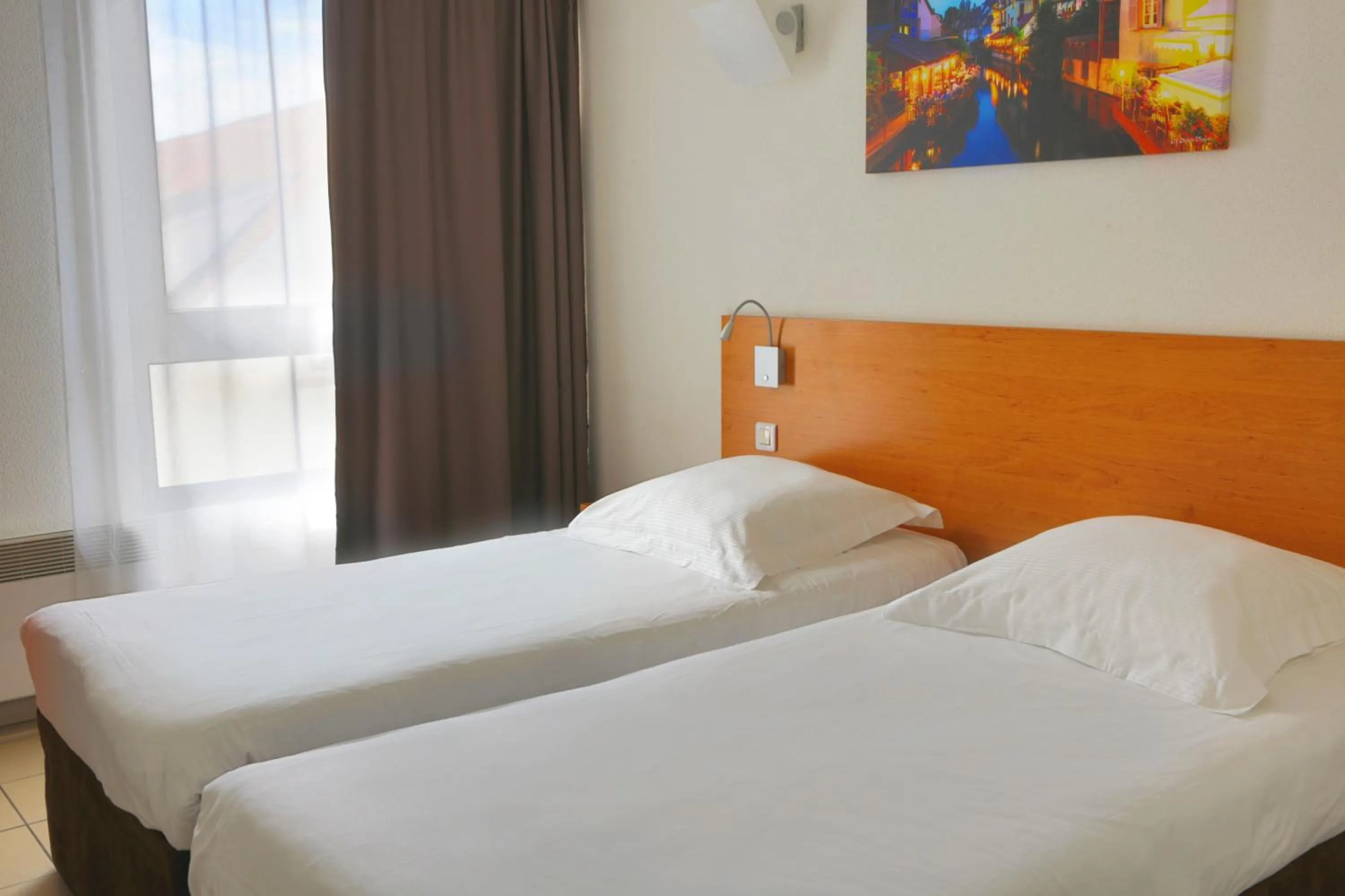 Bed in Cerise Strasbourg