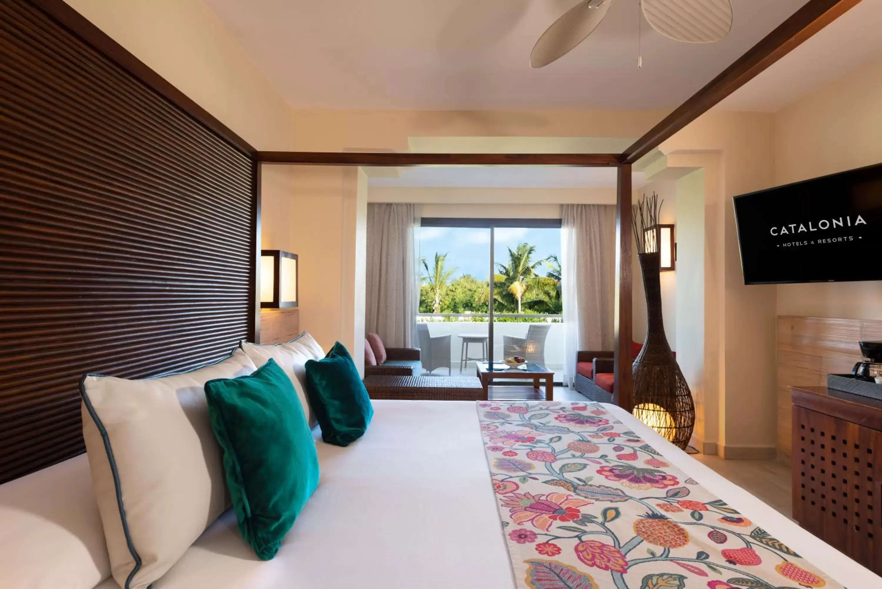 Bed in Catalonia Royal Bavaro - All Inclusive - Adults Only