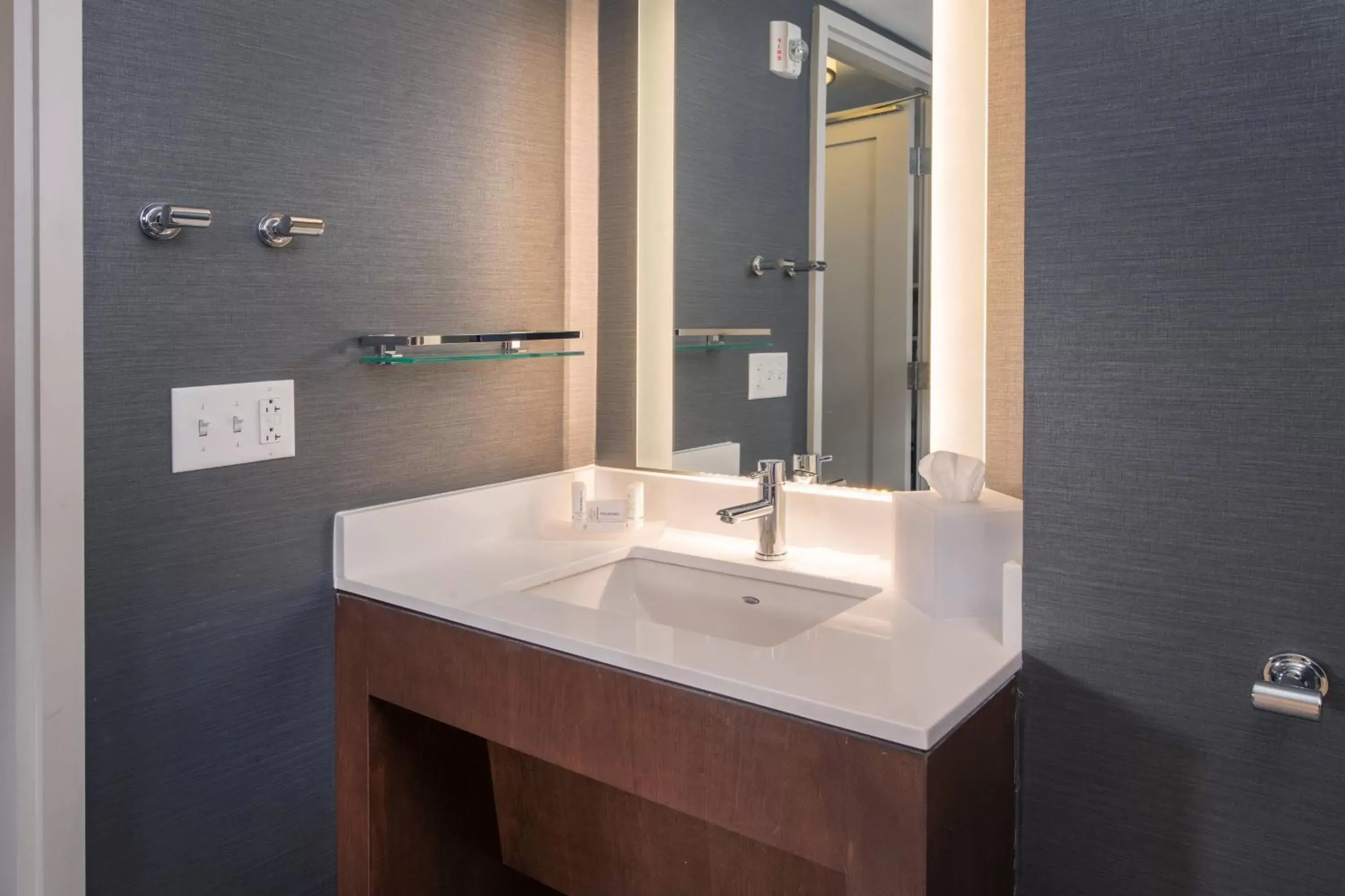 Bathroom in Residence Inn by Marriott Baltimore at The Johns Hopkins Medical Campus
