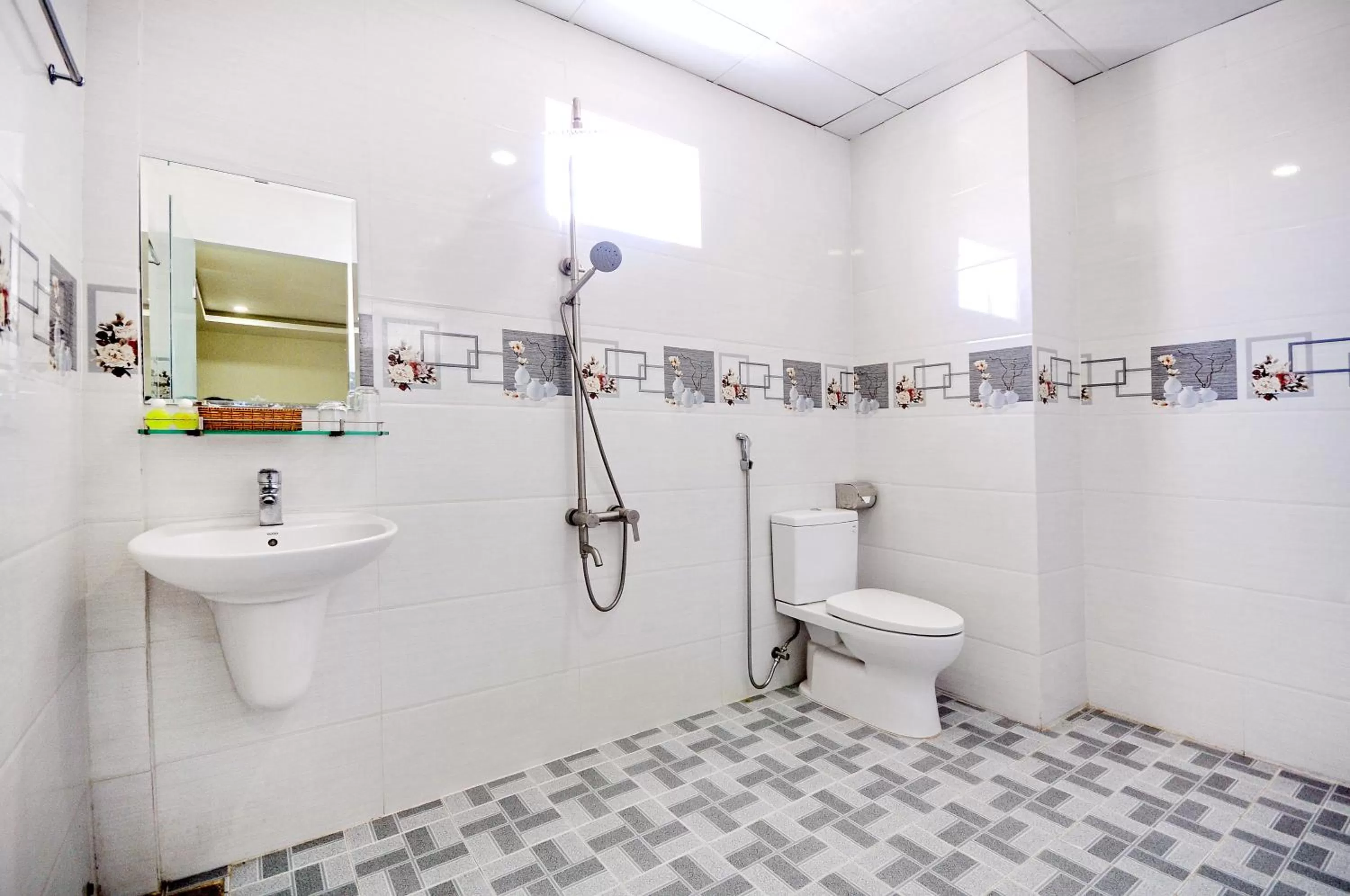 Shower in Arise Seaside Hotel