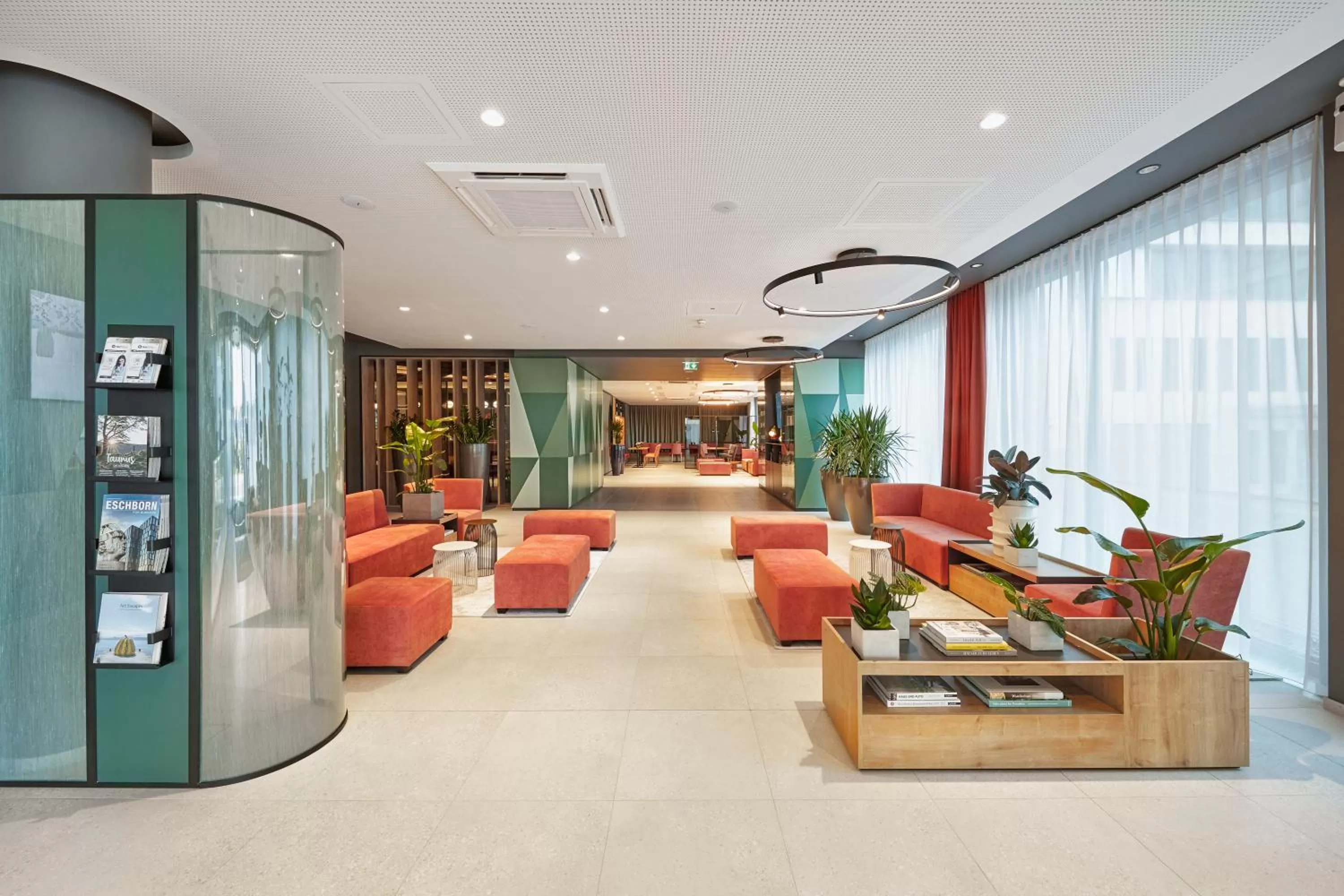 Lobby or reception in H+ Hotel Frankfurt Eschborn