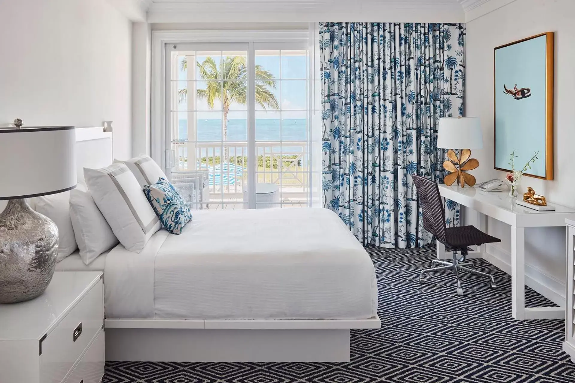 Bedroom, Bed in Isla Bella Beach Resort & Spa - Florida Keys