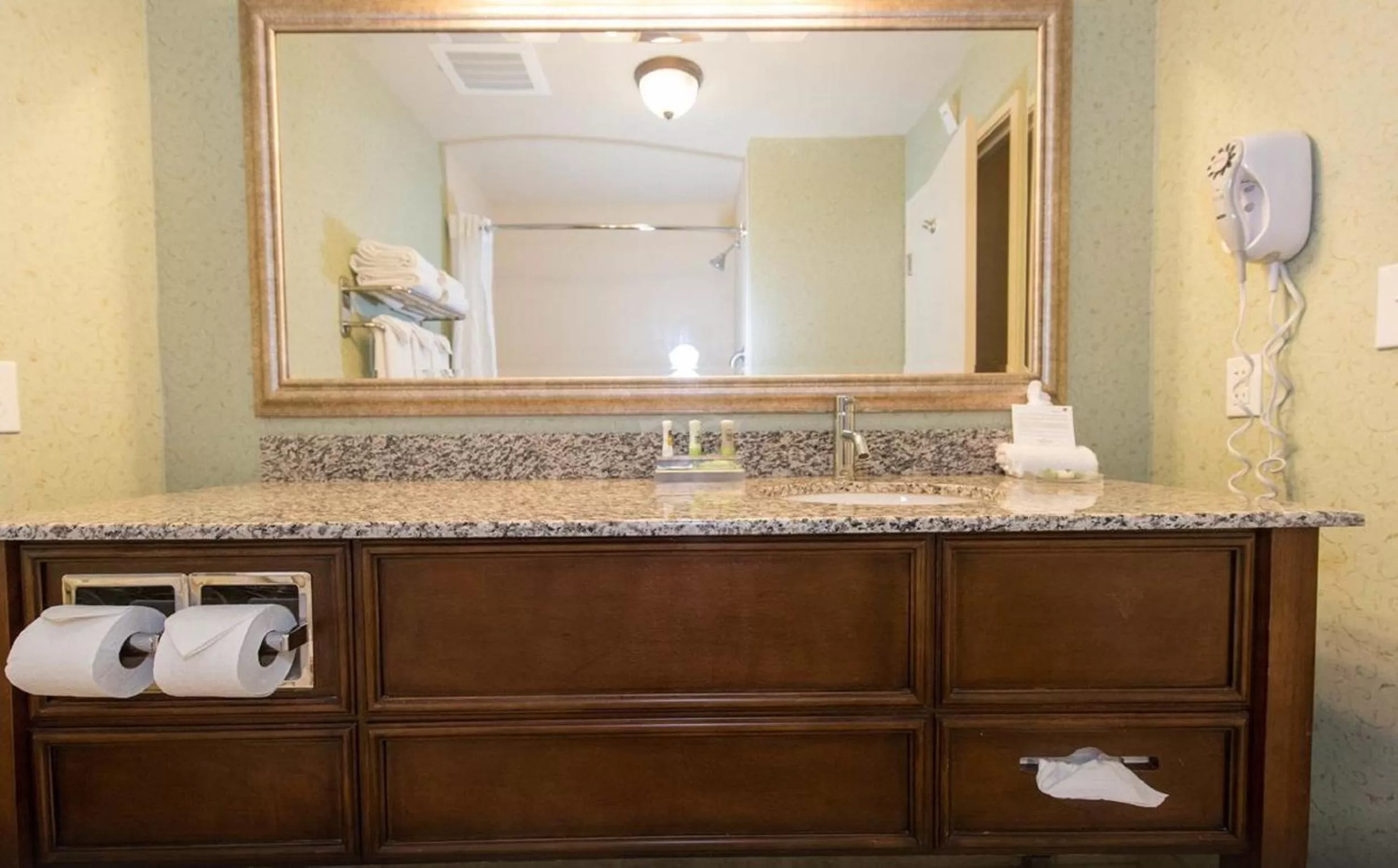 King Room - Disability Access/Non-Smoking in Country Inn & Suites by Radisson, Asheville West near Biltmore