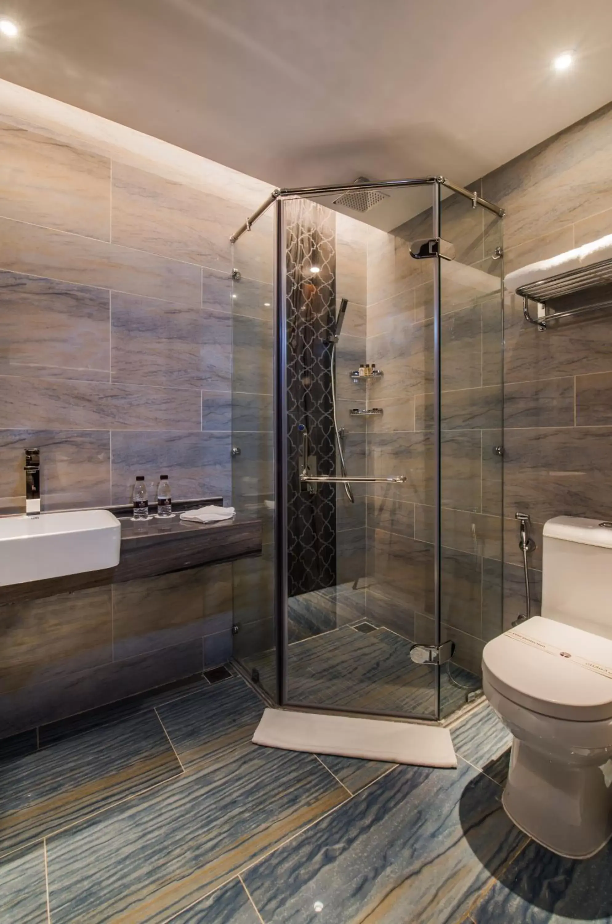 Shower, Bathroom in Braira Qurtubah