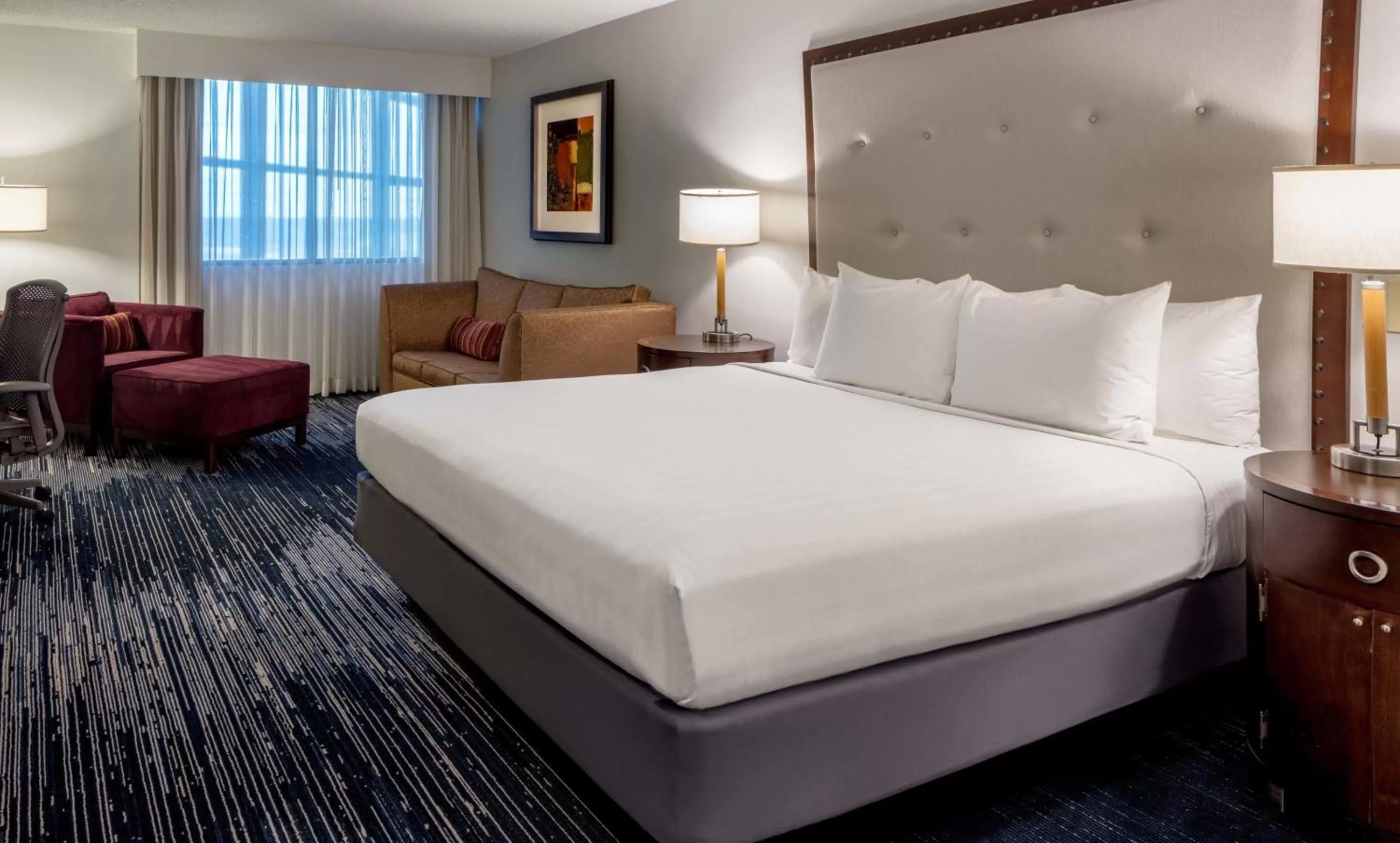 Bed in Sonesta Hotel Houston IAH Airport