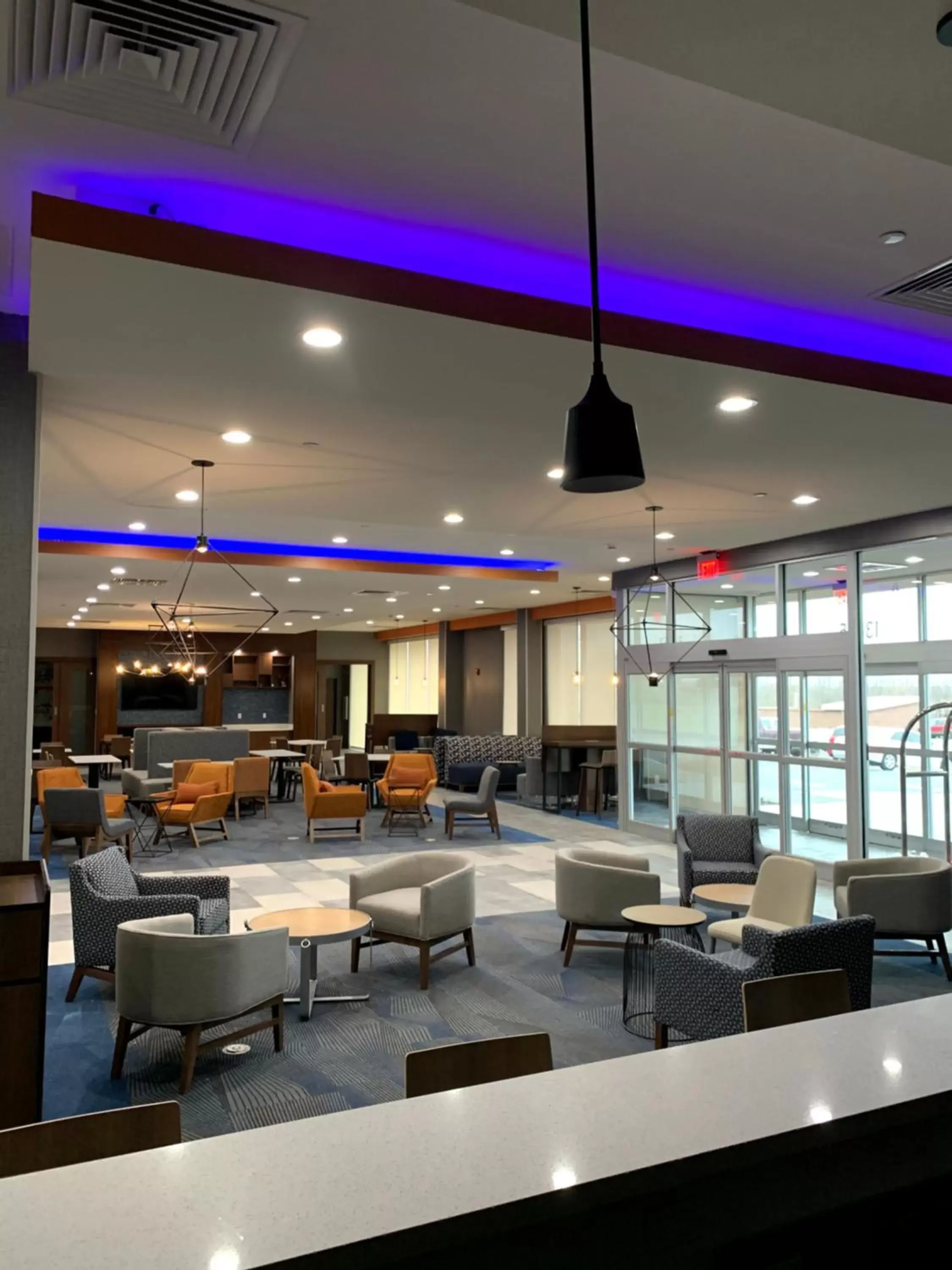 Lobby or reception in La Quinta Inn & Suites by Wyndham Louisville NE - Old Henry Rd Lobby or reception in La Quinta Inn & Suites by Wyndham Louisville NE - Old Henry Rd