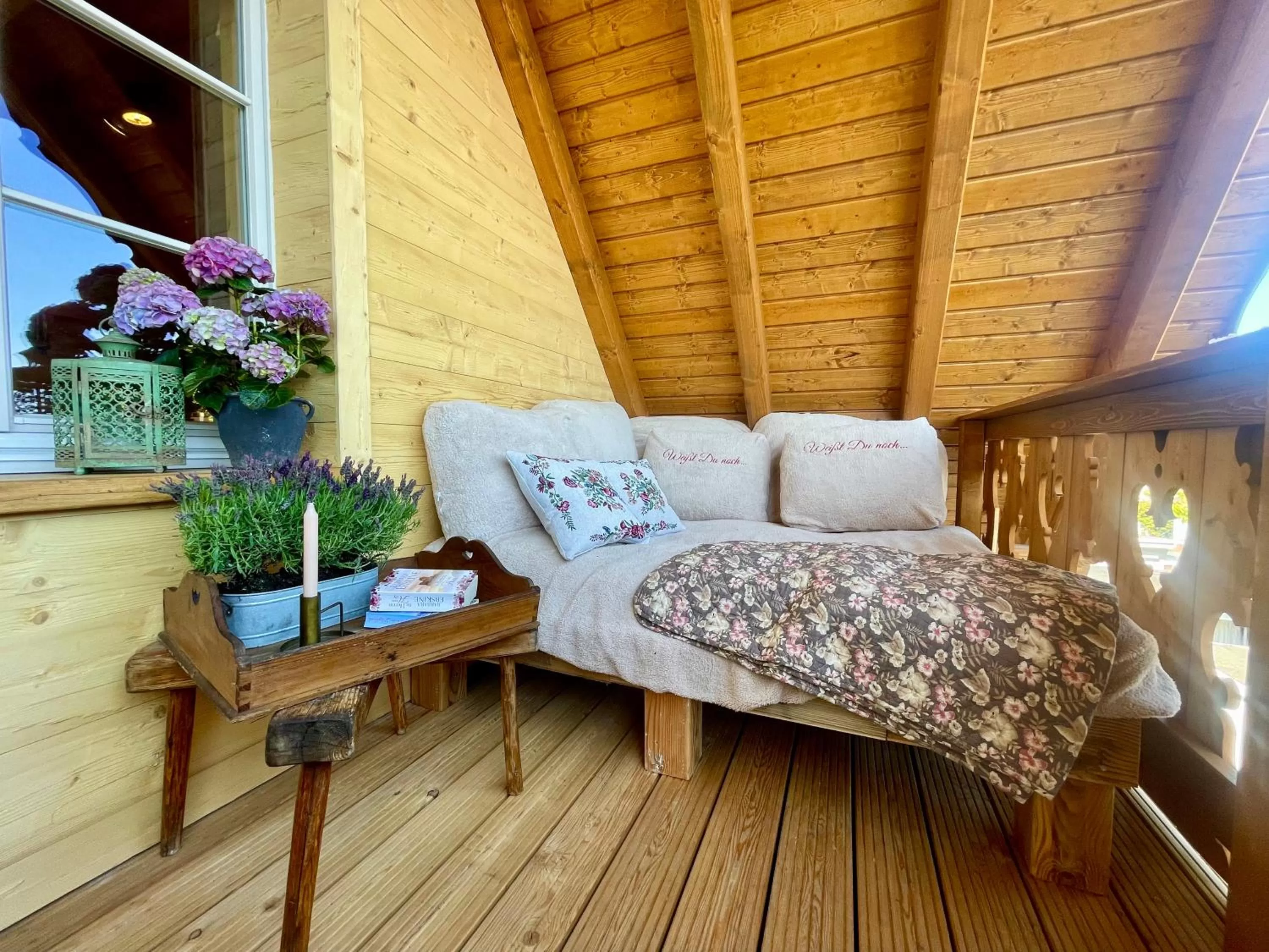 Balcony/Terrace, Seating Area in Weißt Du noch - Gästehäuser & Suiten
