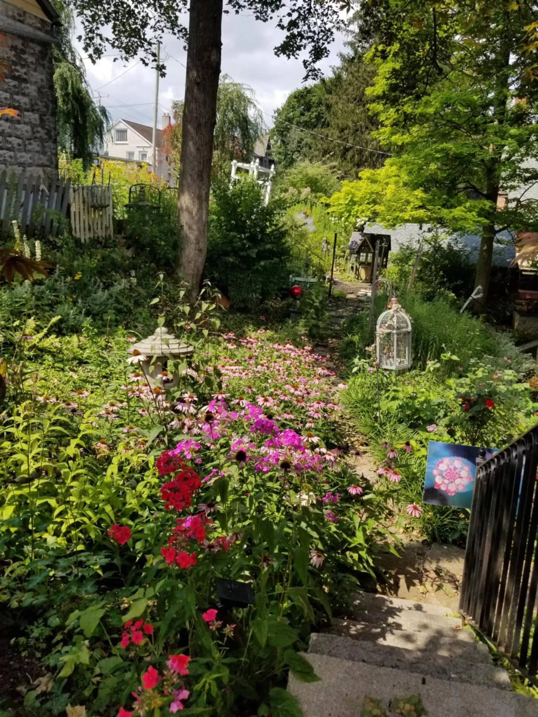 Garden in The Queen, A Victorian Bed & Breakfast