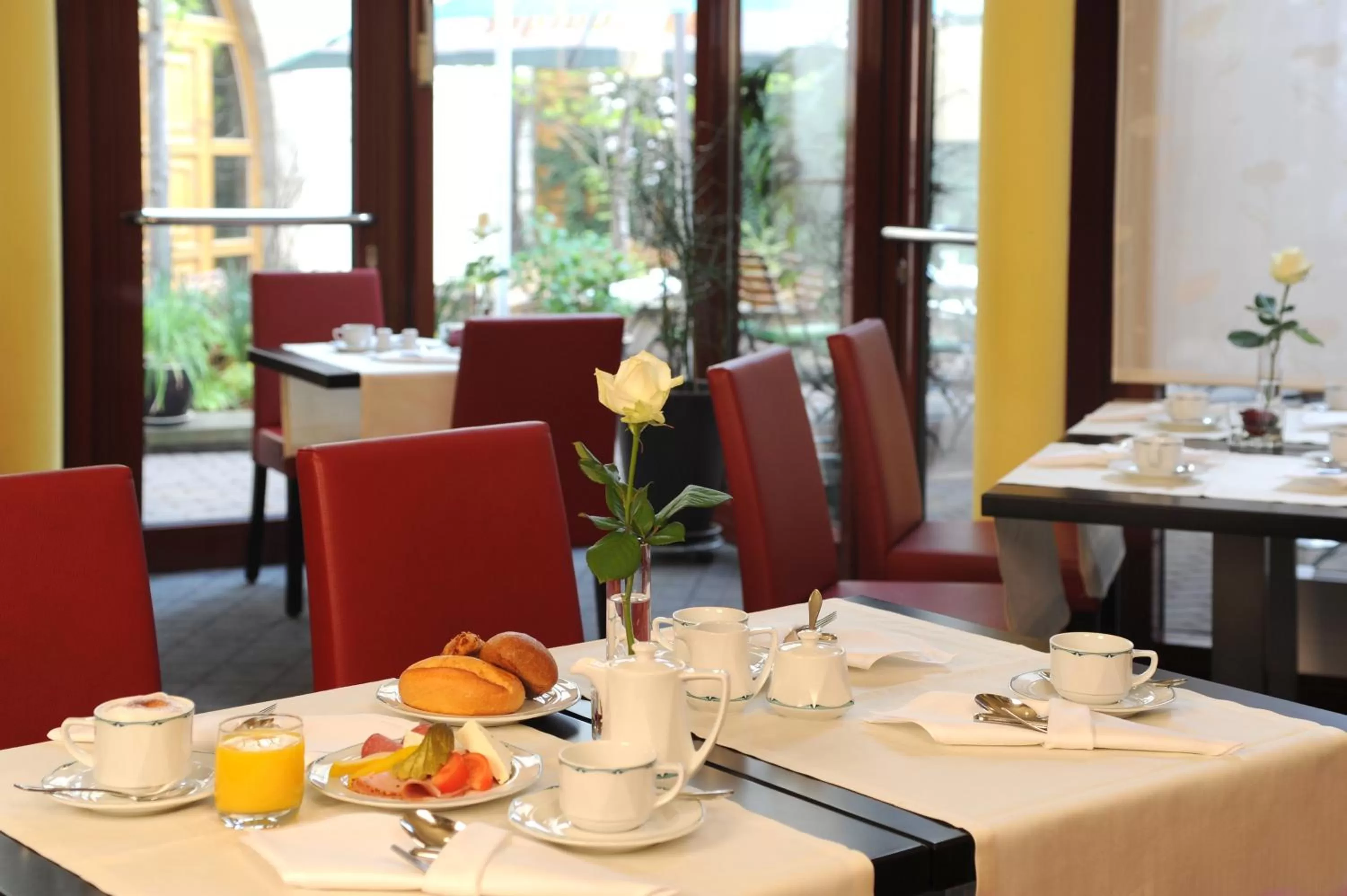 Restaurant/places to eat in Mercure Hotel Erfurt Altstadt