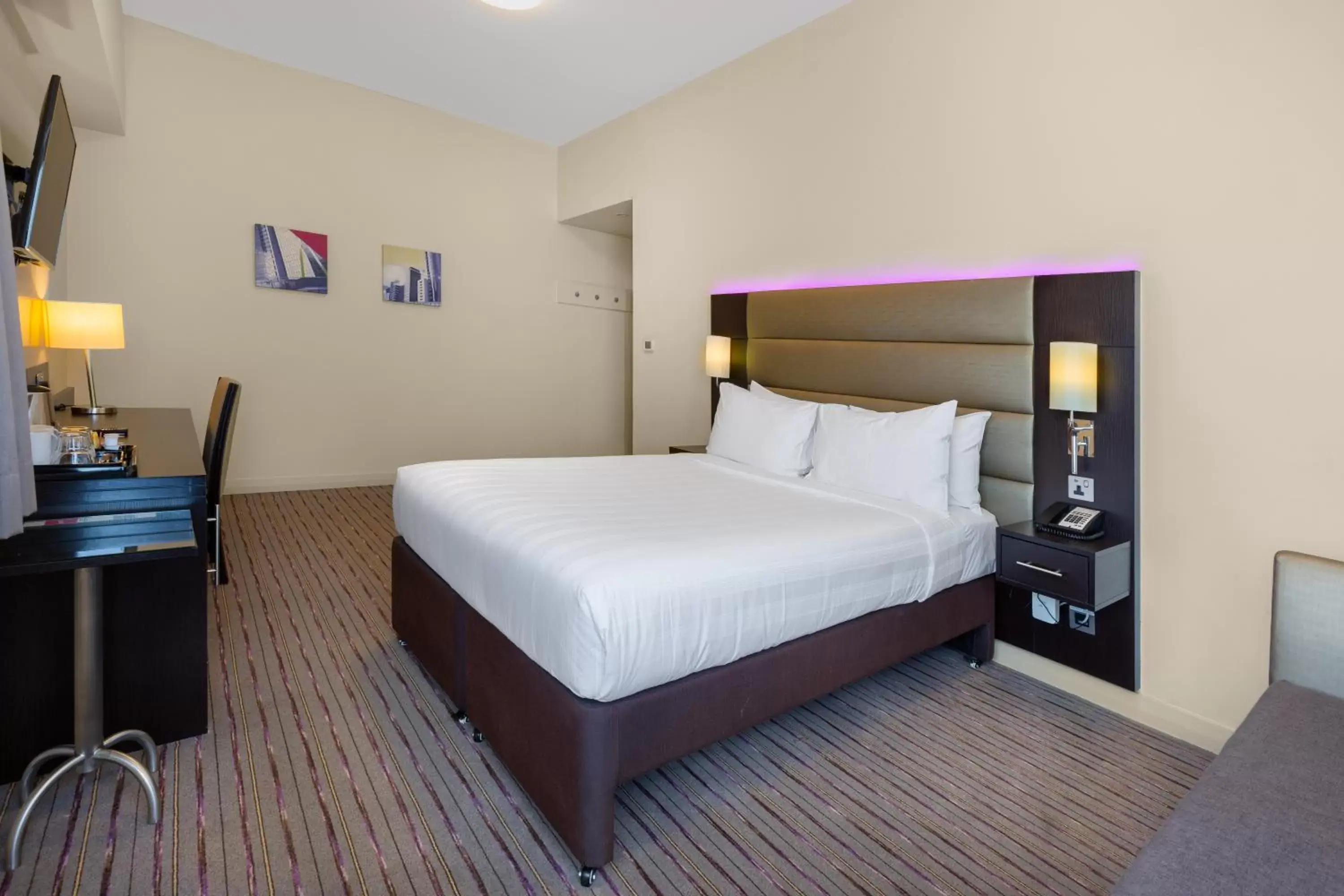 Bedroom, Bed in Premier Inn Dubai Ibn Battuta Mall