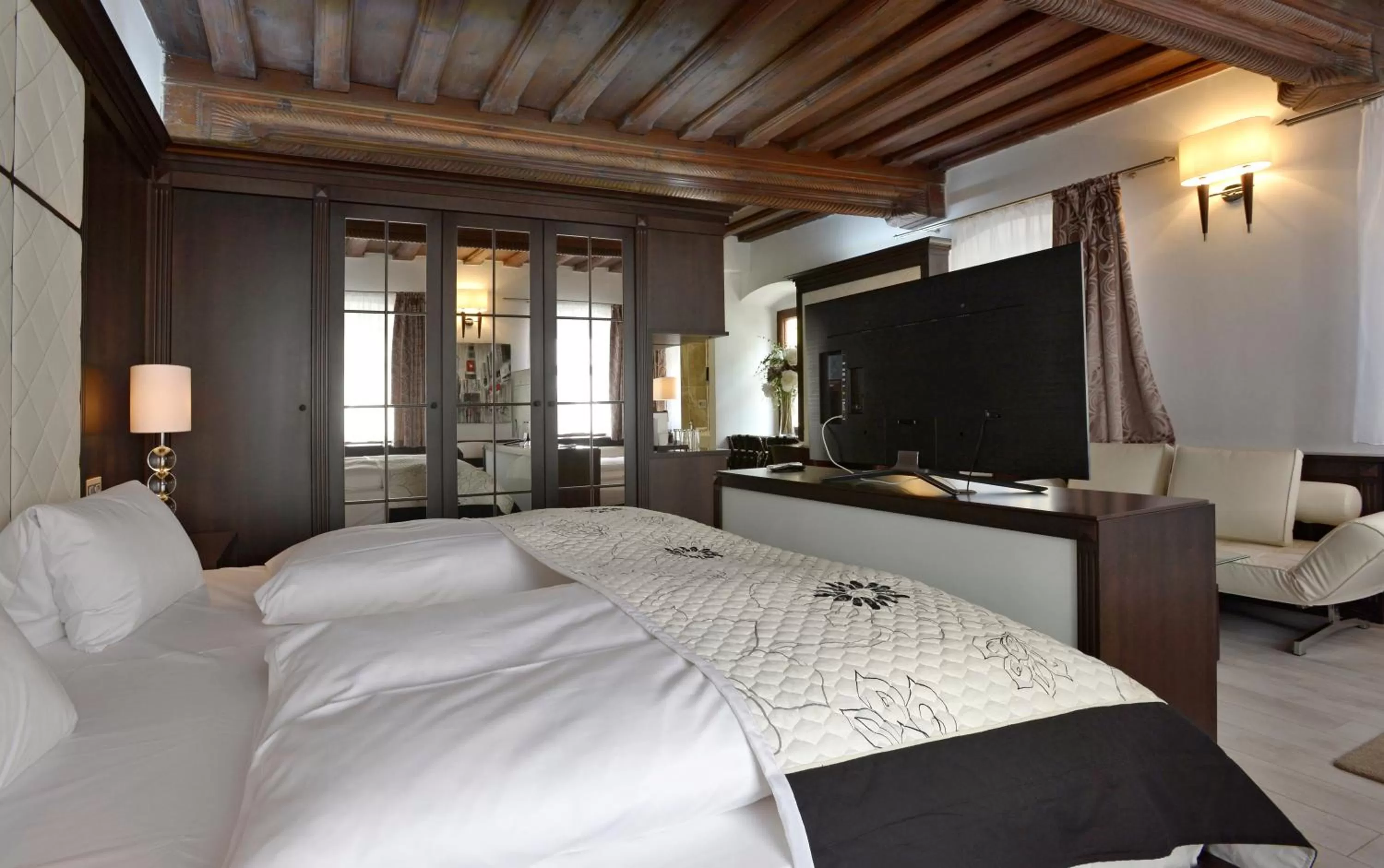 Bedroom, Bed in Hotel Grand