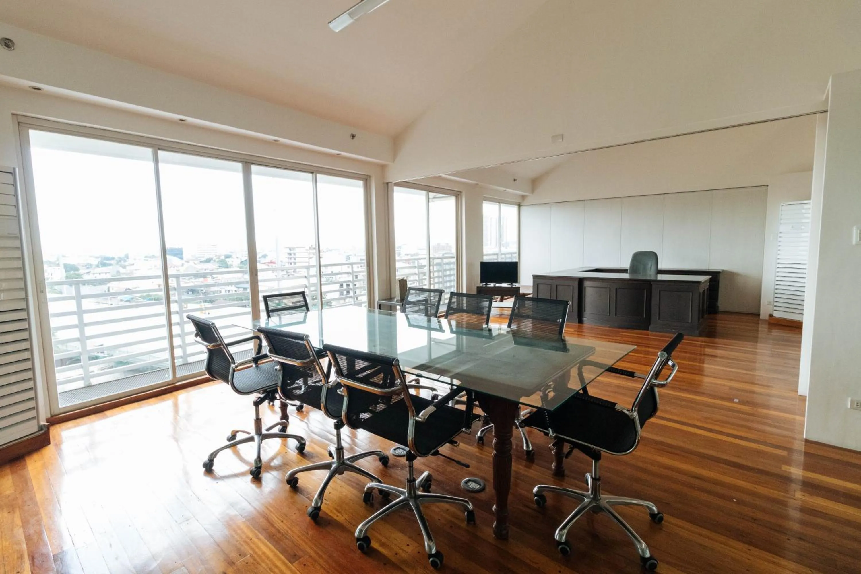 Meeting/conference room in RedDoorz near Osmena Highway 1