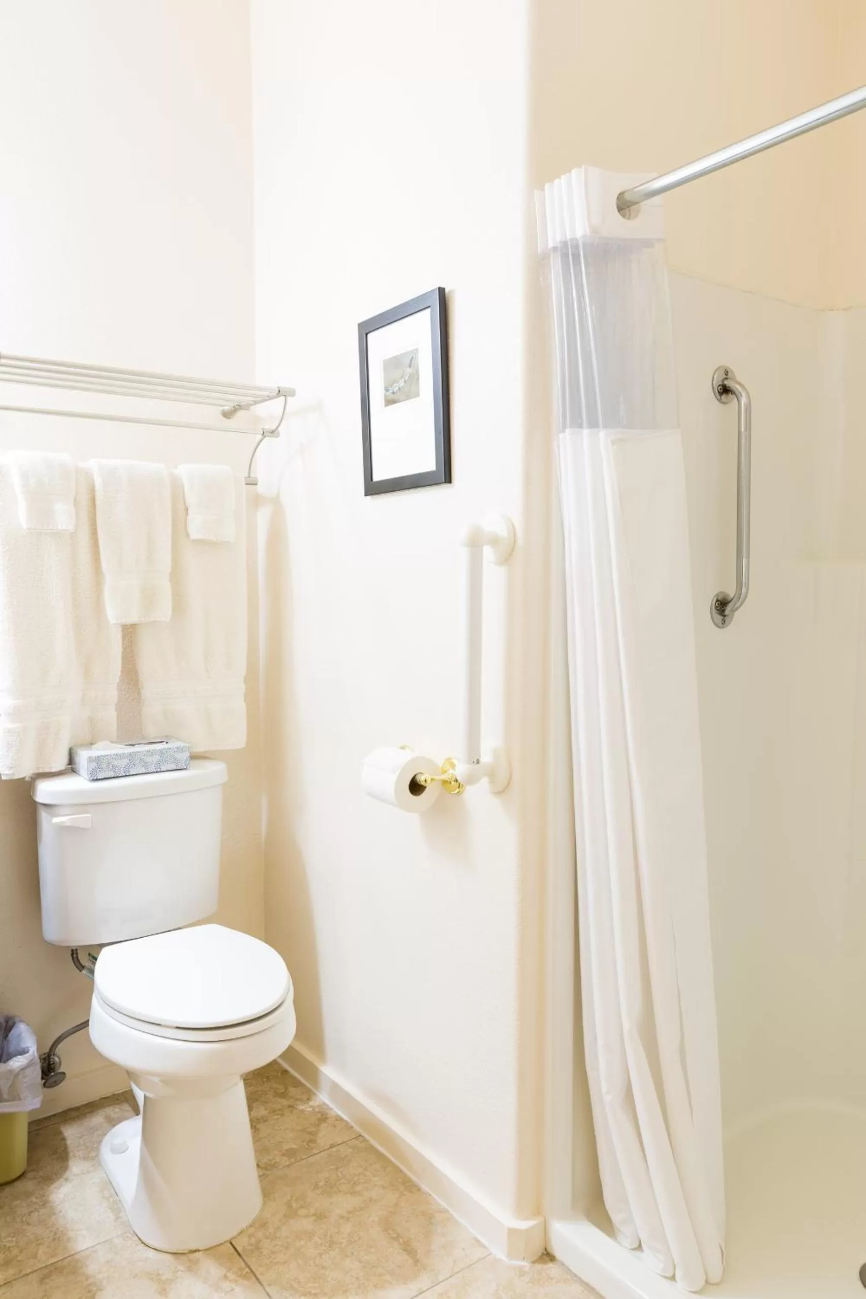 Bathroom in Hotel Cathlamet