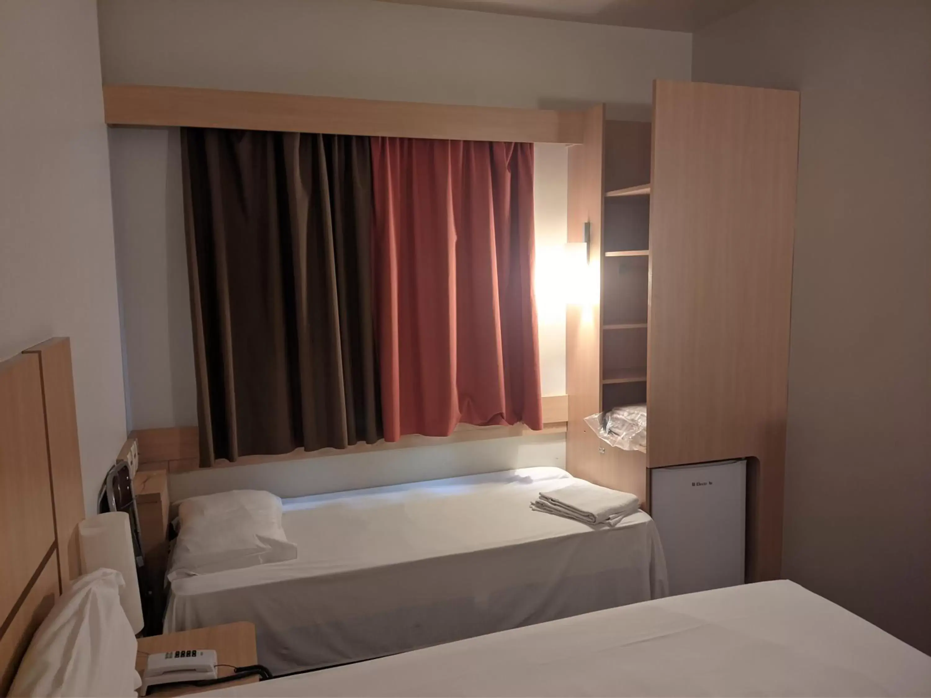 Bedroom, Bed in ibis Montes Claros Shopping