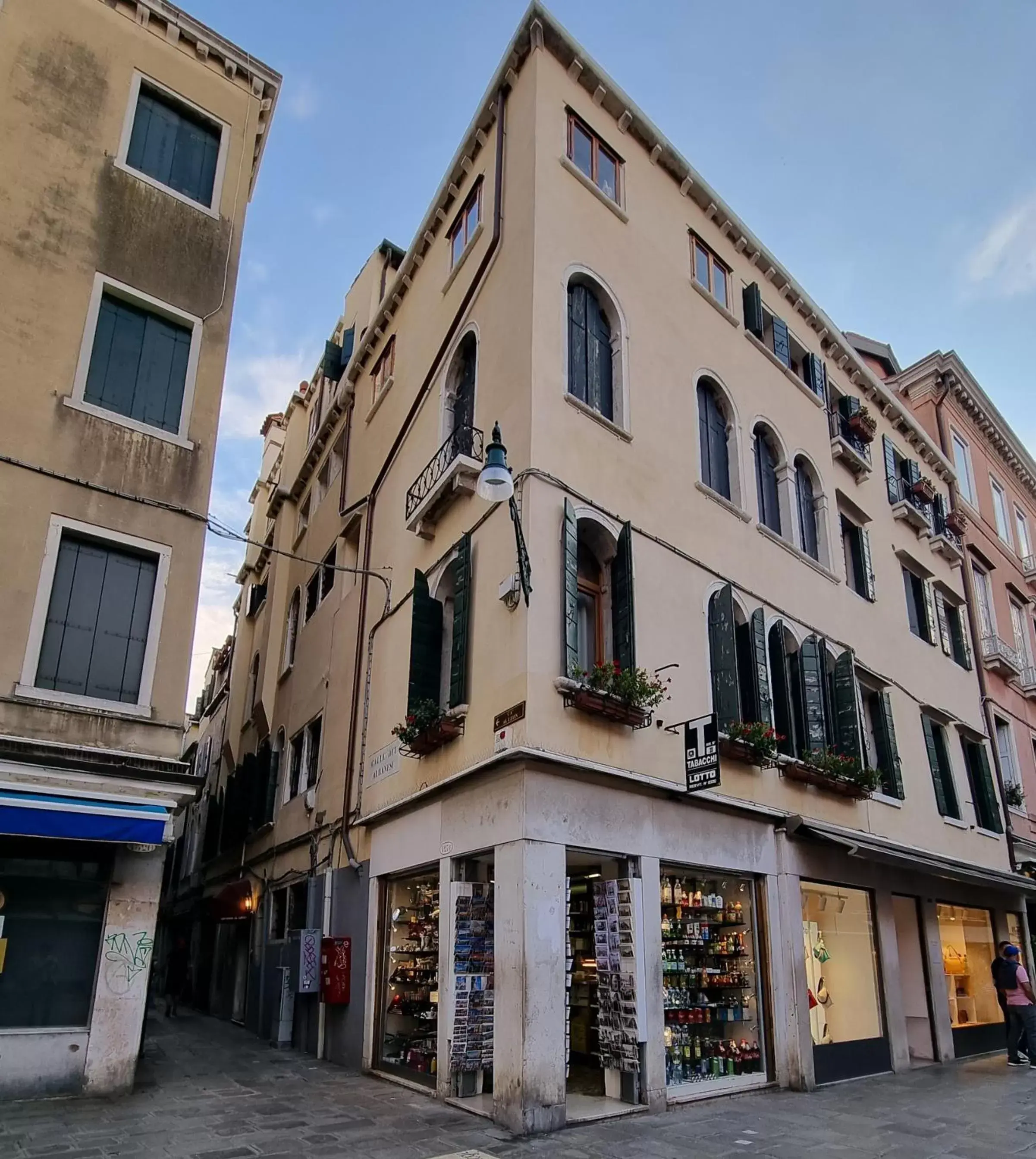 Property building in Locanda Al Leon Property building in Locanda Al Leon