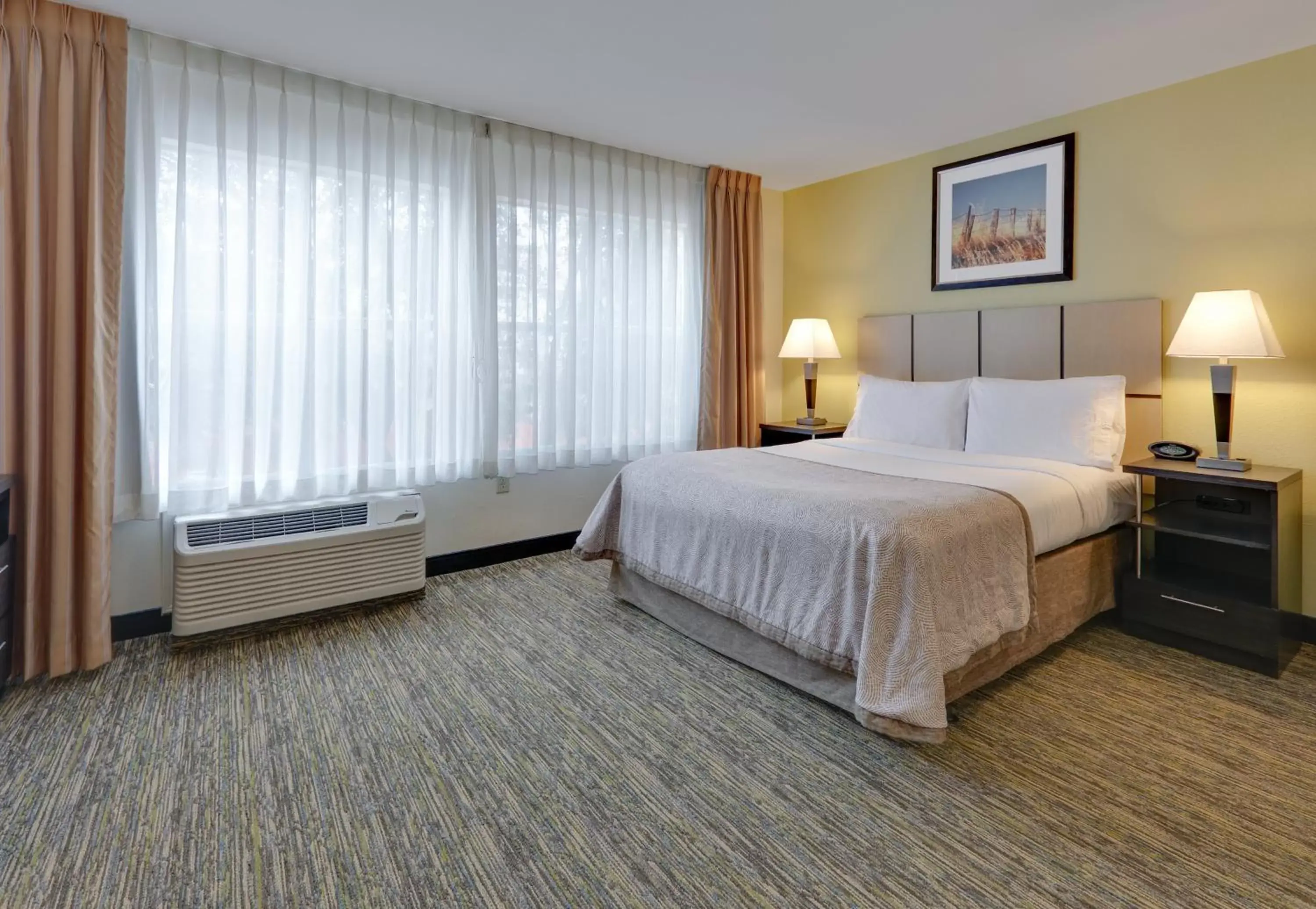 Photo of the whole room, Bed in Candlewood Suites Dallas Market Center-Love Field, an IHG Hotel