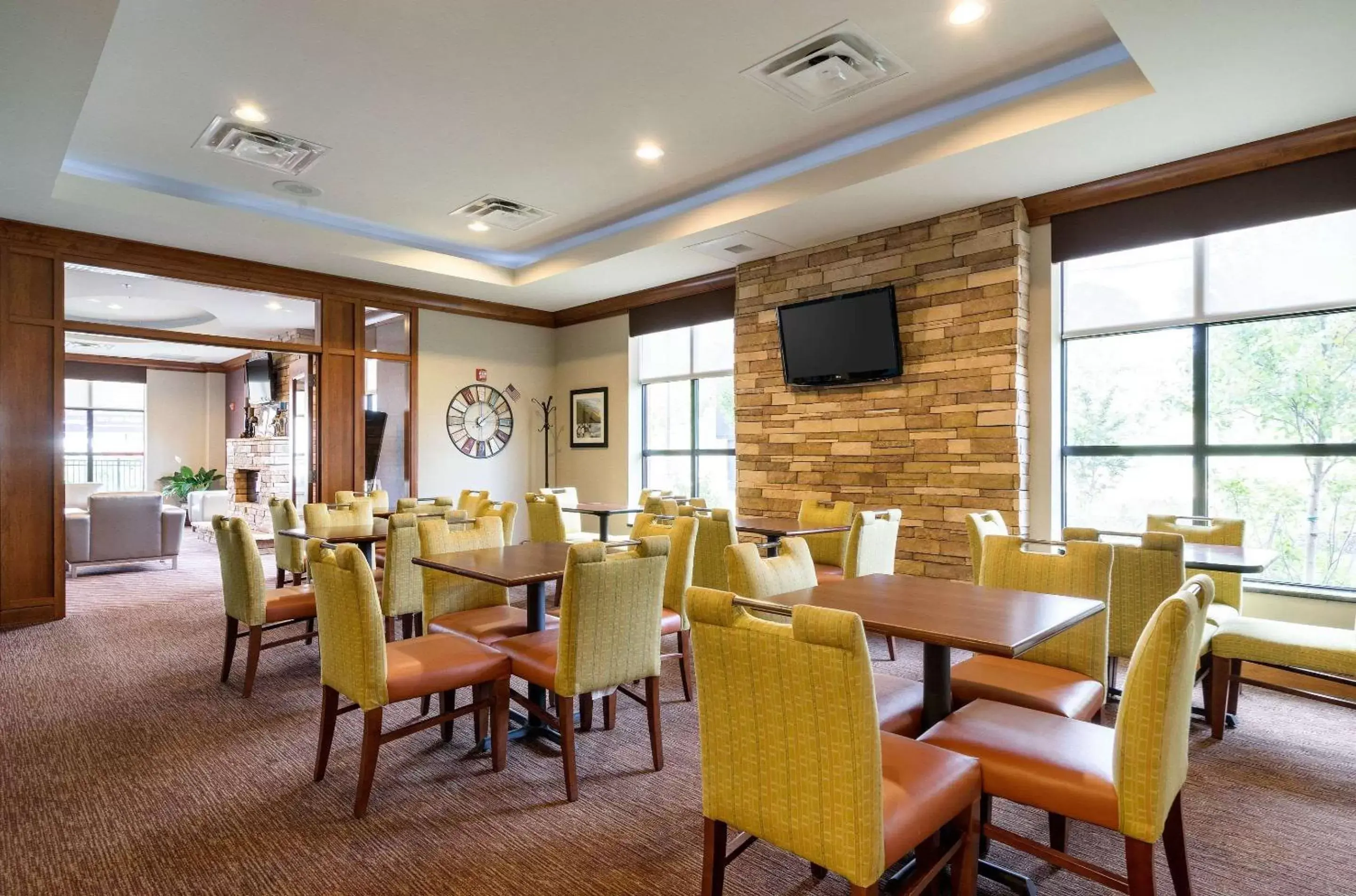 Restaurant/Places to Eat in Comfort Inn & Suites Lexington Park