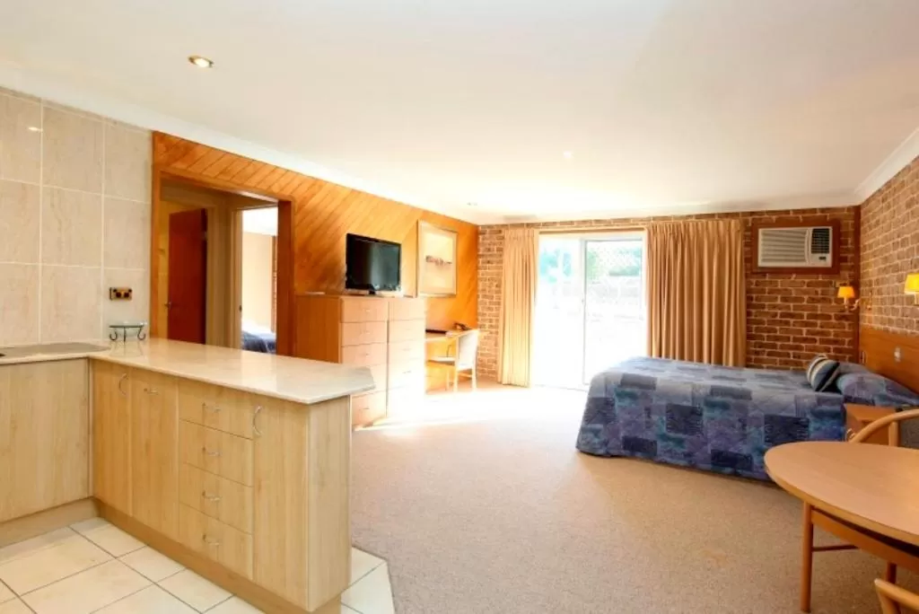 Photo of the whole room in The Hermitage Motel - Campbelltown