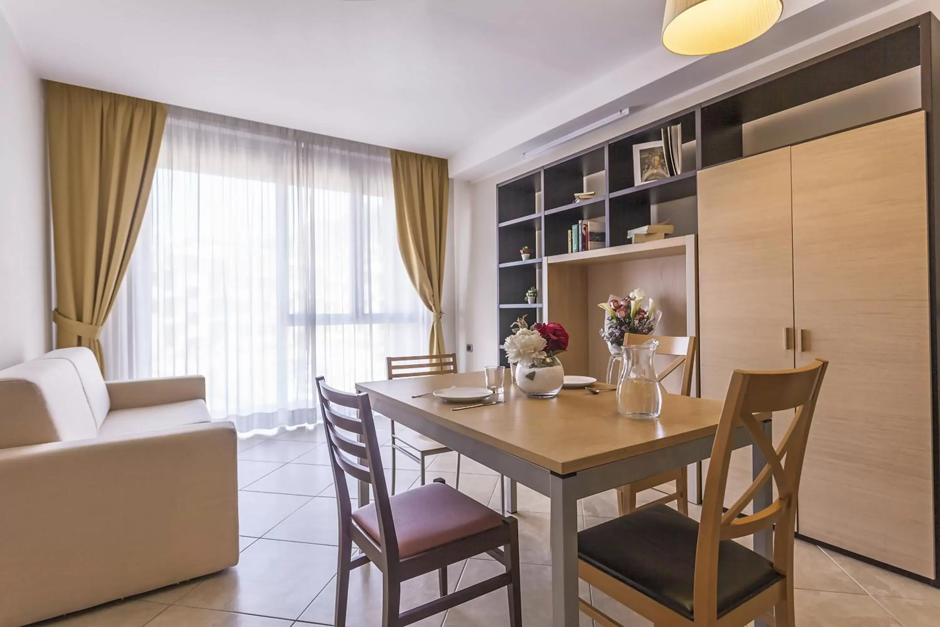 Library, Dining Area in ApartHotel Anghel