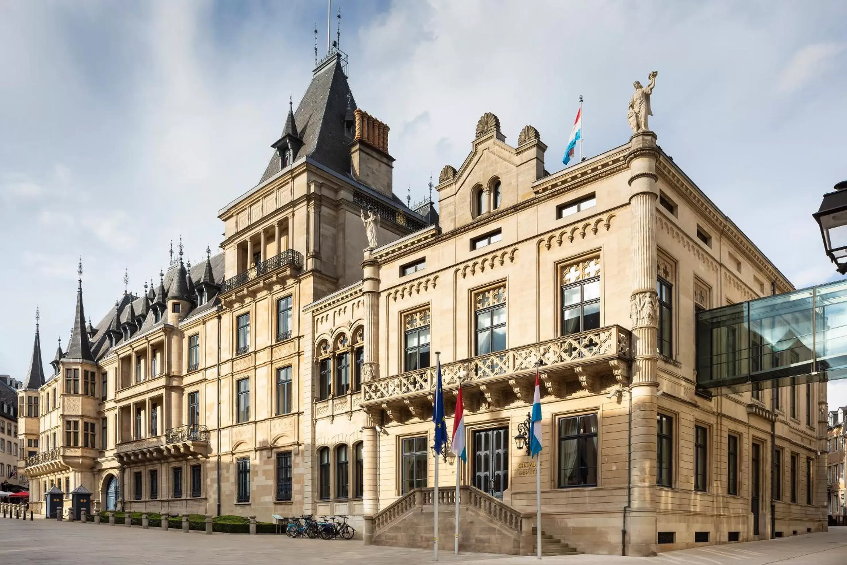 Nearby landmark, Property Building in Melia Luxembourg