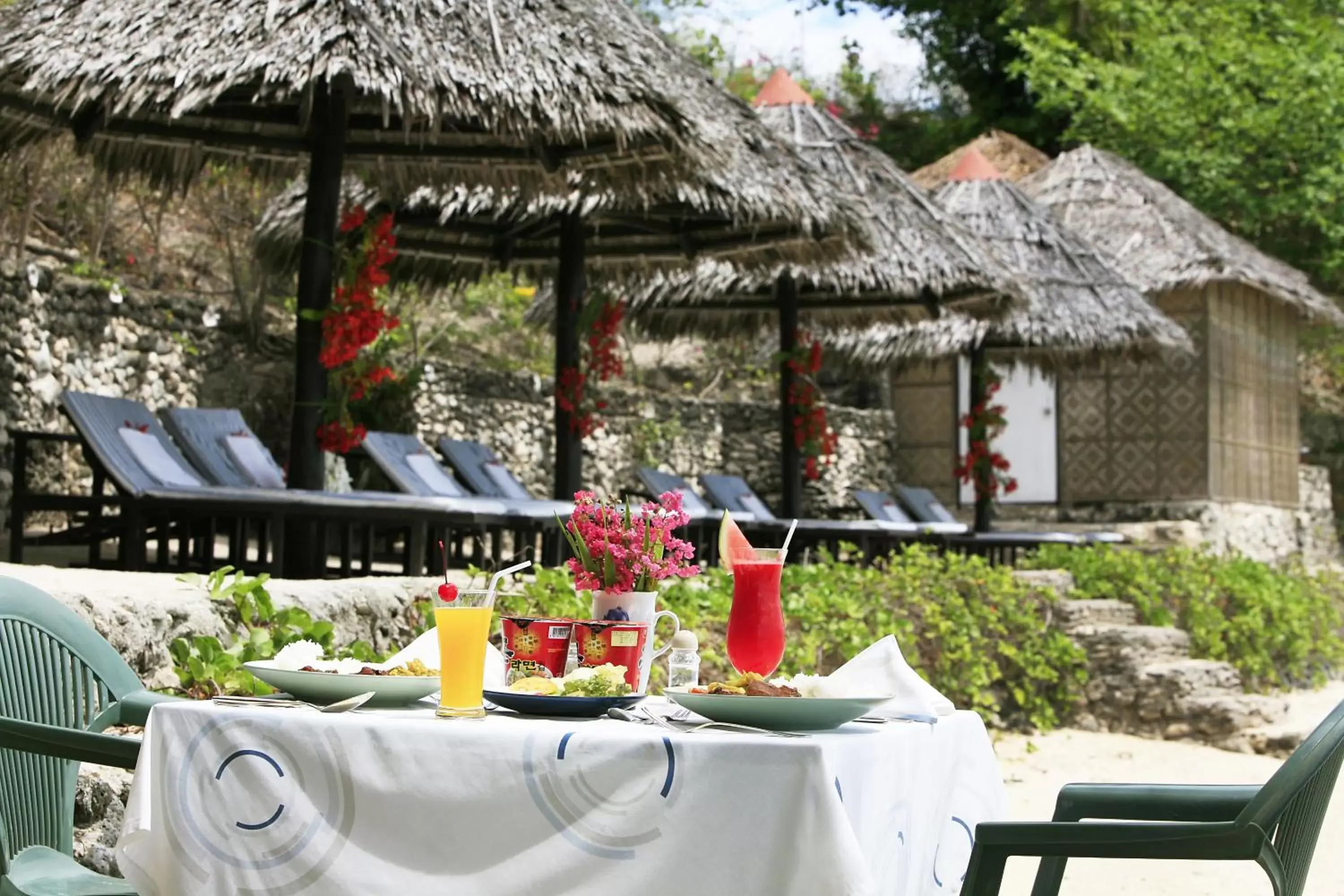Garden, Restaurant/Places to Eat in Badian Island Wellness Resort