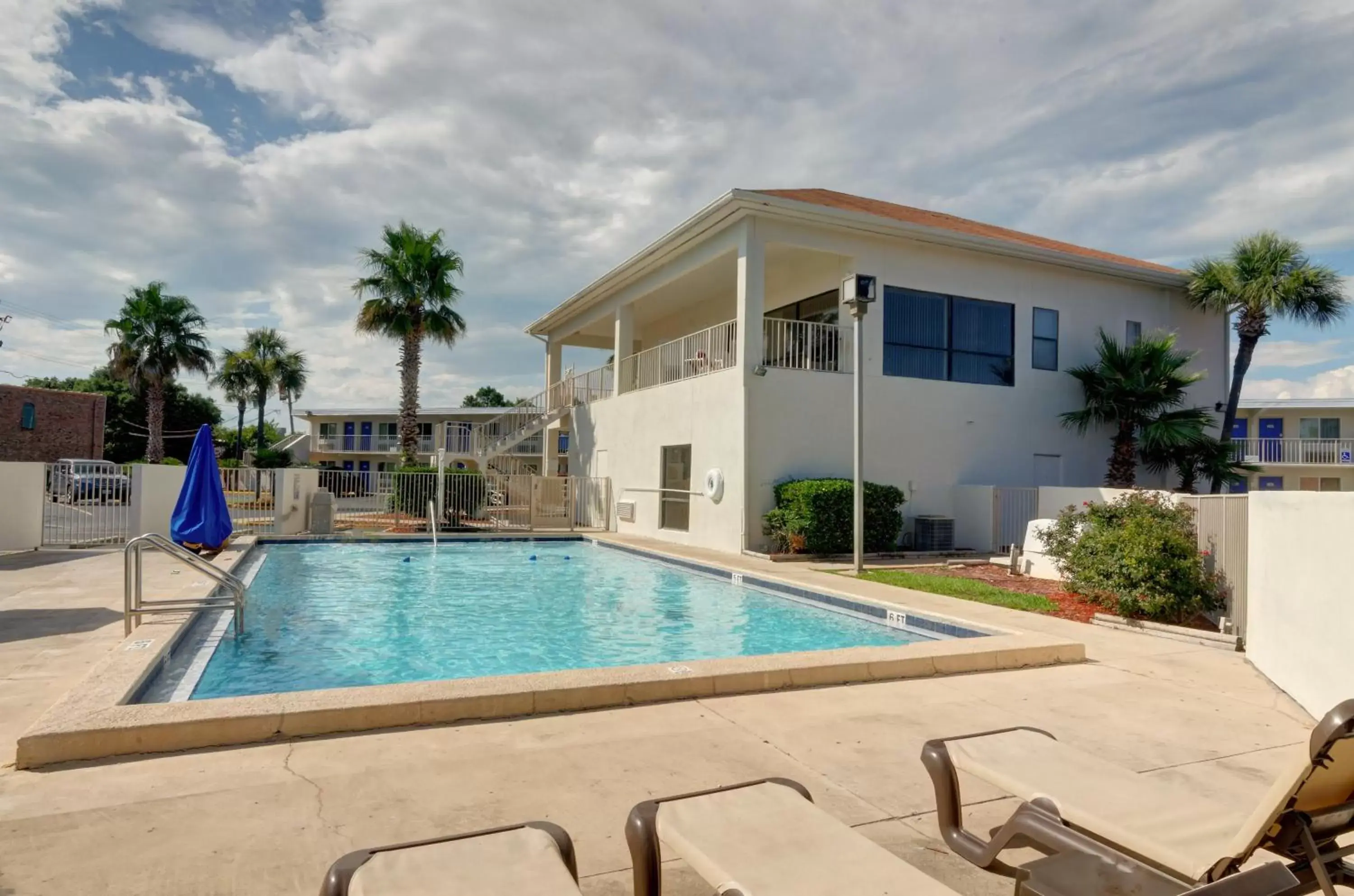 Swimming Pool in Motel 6-Destin, FL