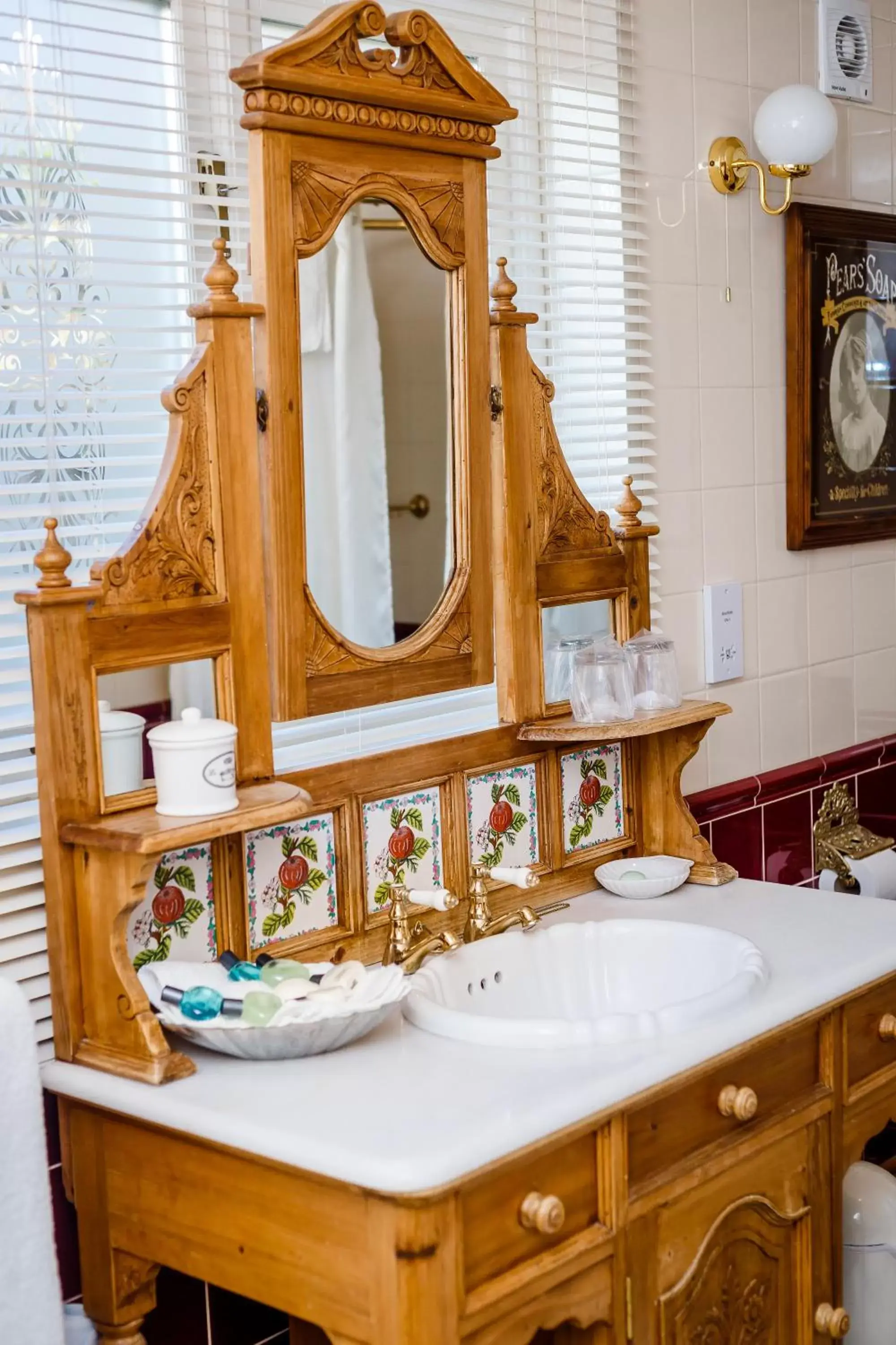 Bathroom in Koala Cottage Bathroom in Koala Cottage