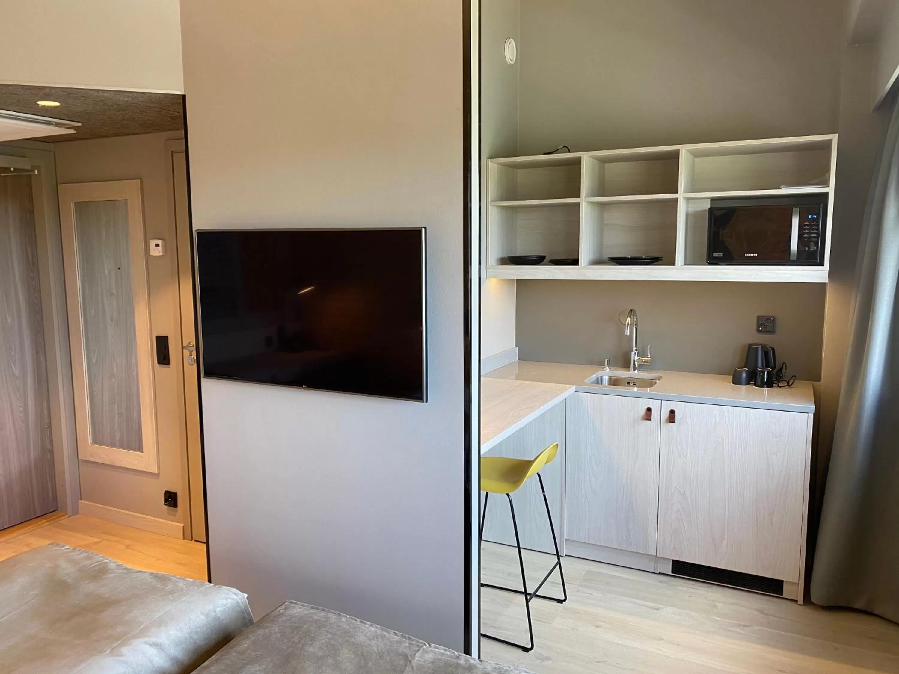 Kitchen or kitchenette in Skyline Airport Hotel