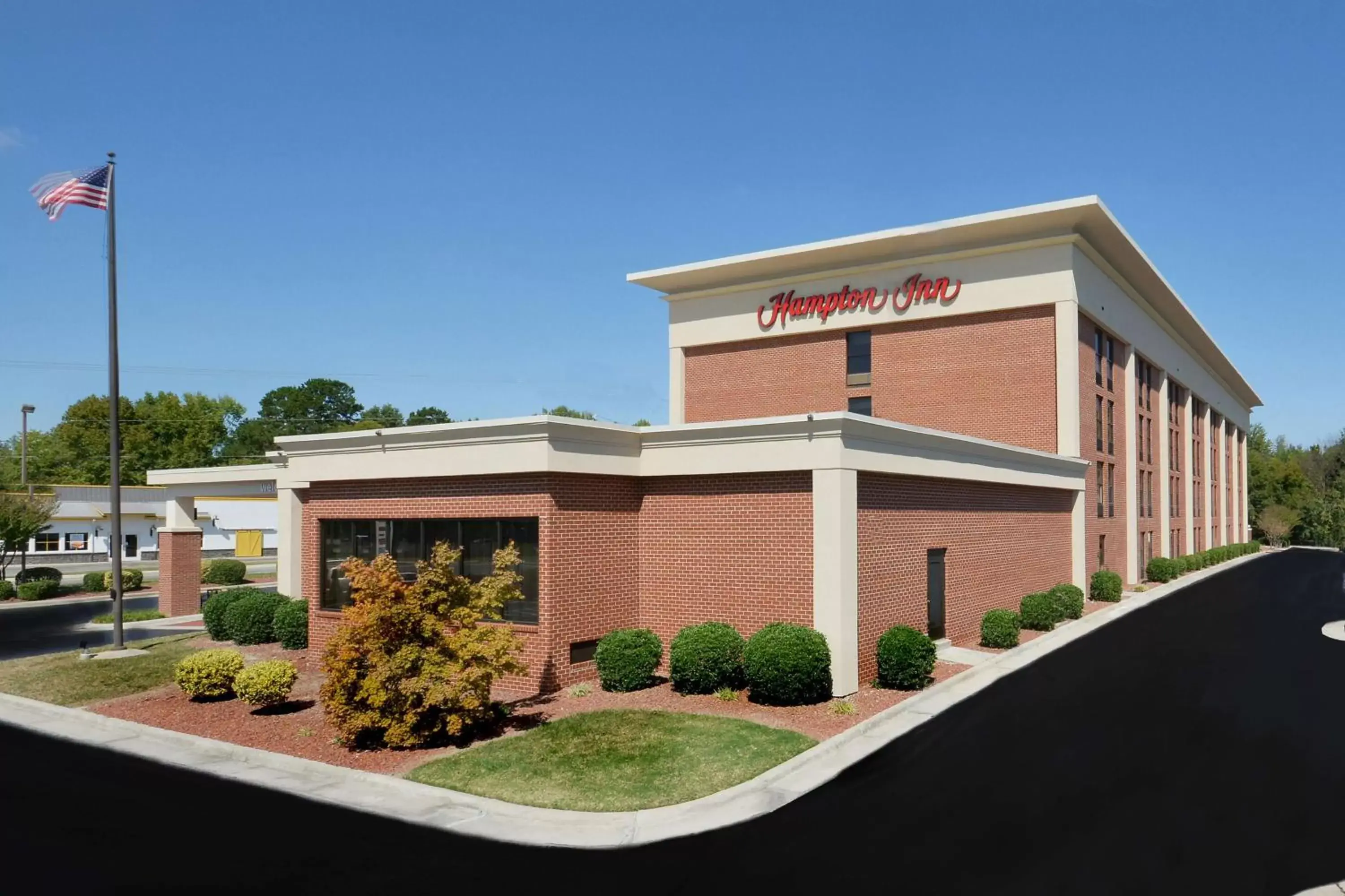 Property Building in Hampton Inn High Point