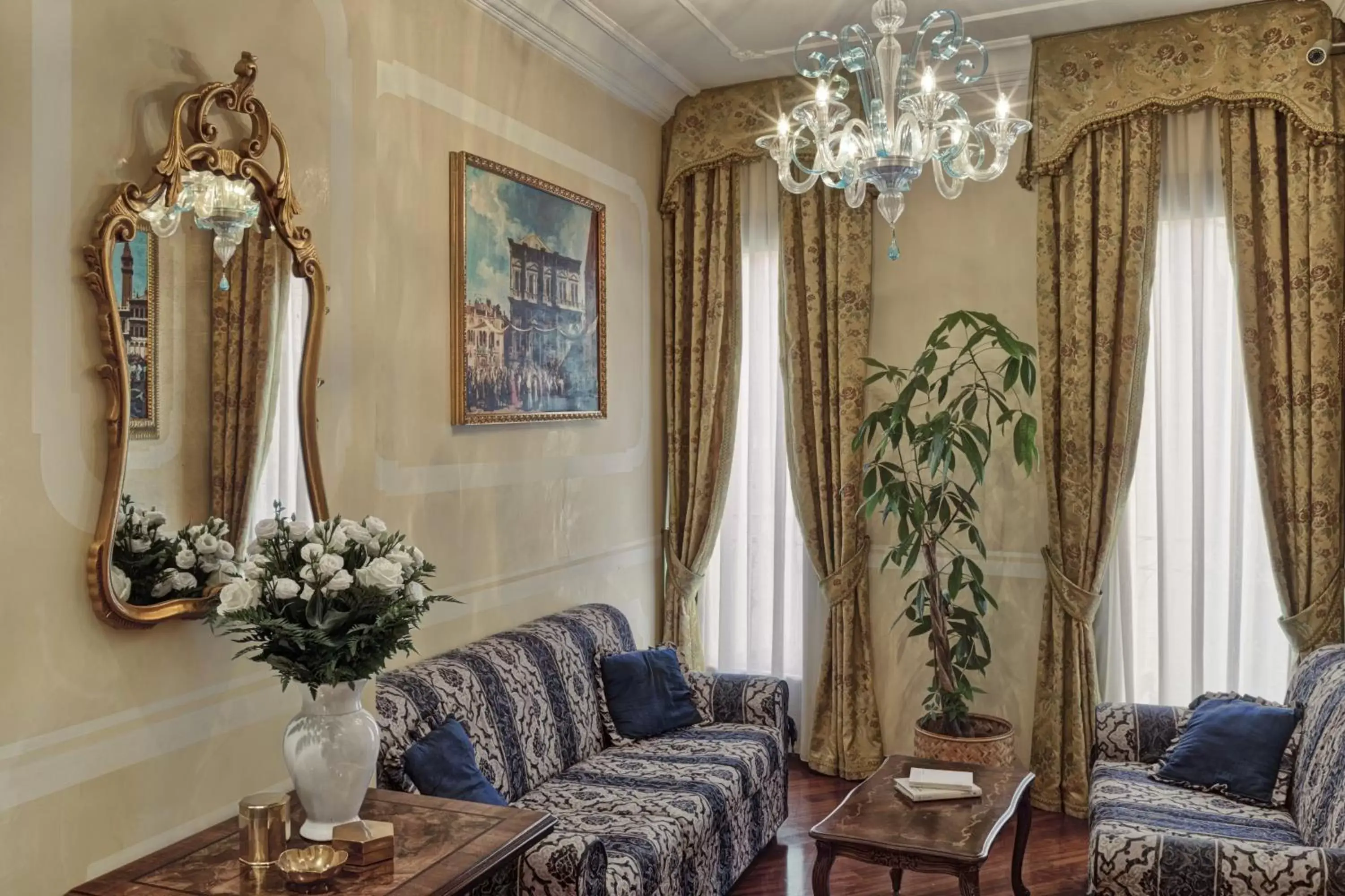 Decorative detail, Seating Area in Antica Locanda al Gambero