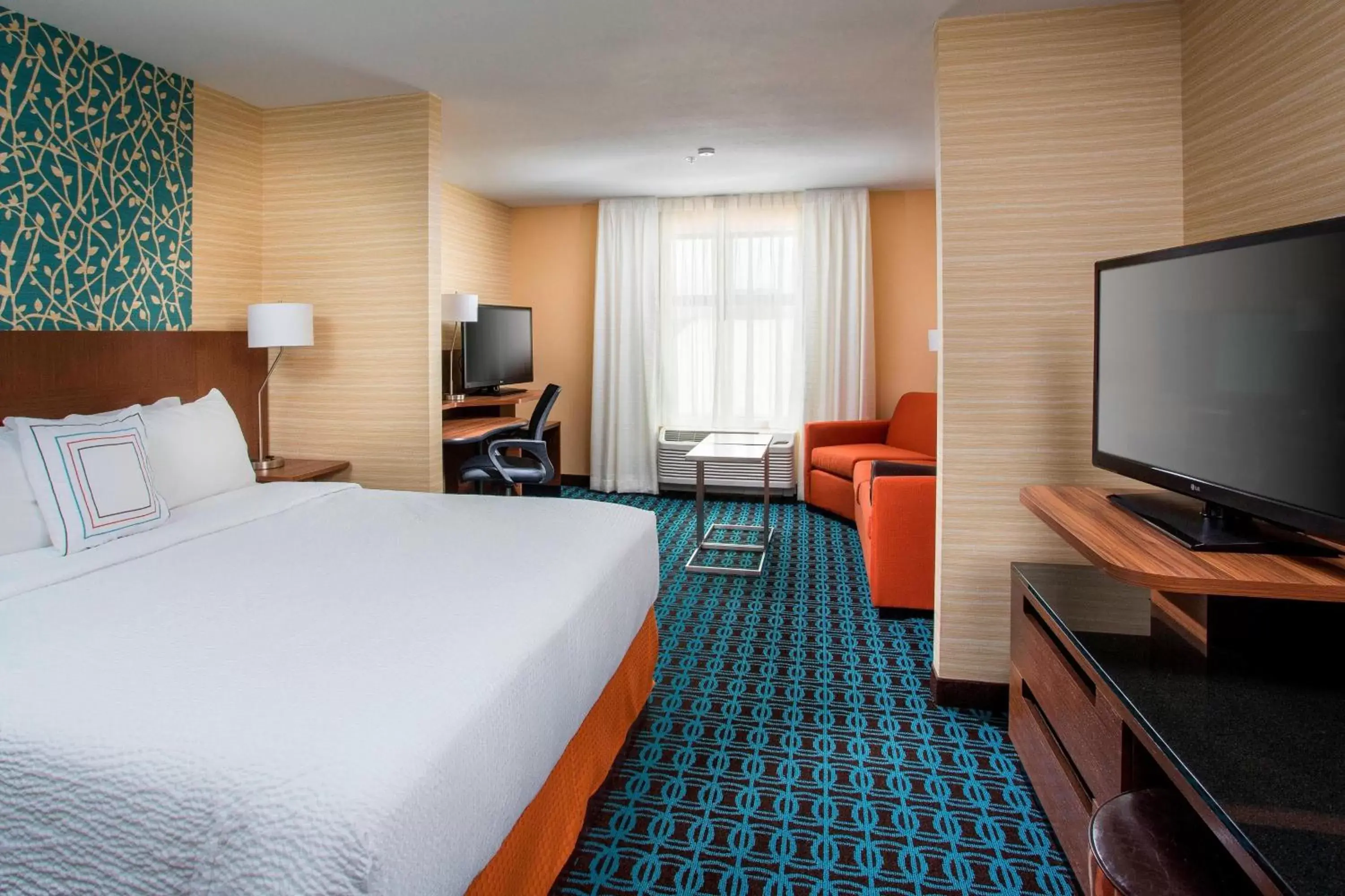 Photo of the whole room, Bed in Fairfield Inn & Suites By Marriott Sioux Falls Airport