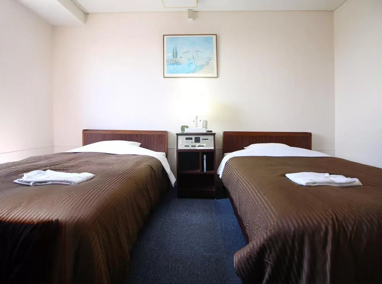 Photo of the whole room, Bed in Royal Inn Kakegawa (Station Hotel 2)