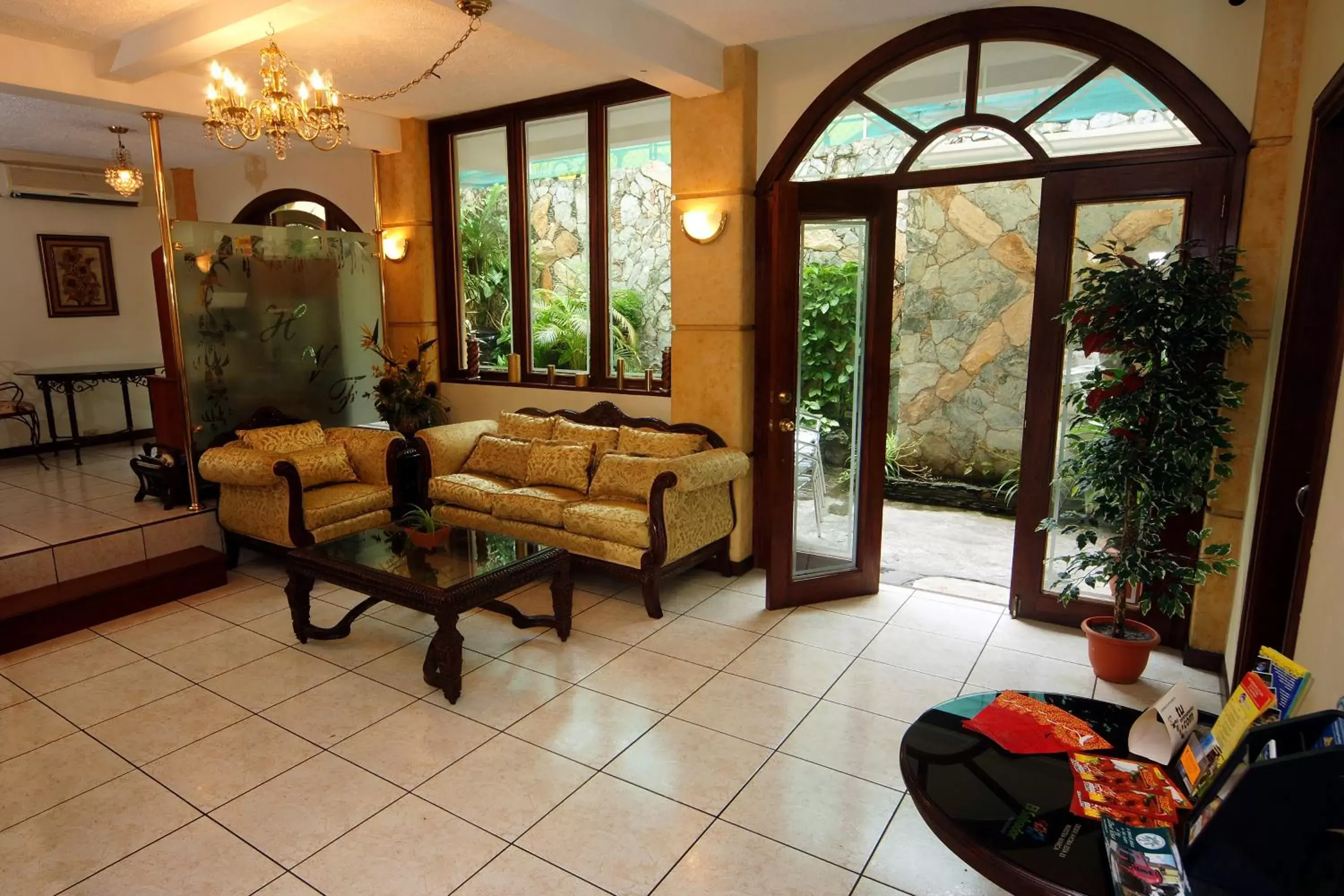 Living room in Hotel Villa Florencia Zona Rosa Living room in Hotel Villa Florencia Zona Rosa