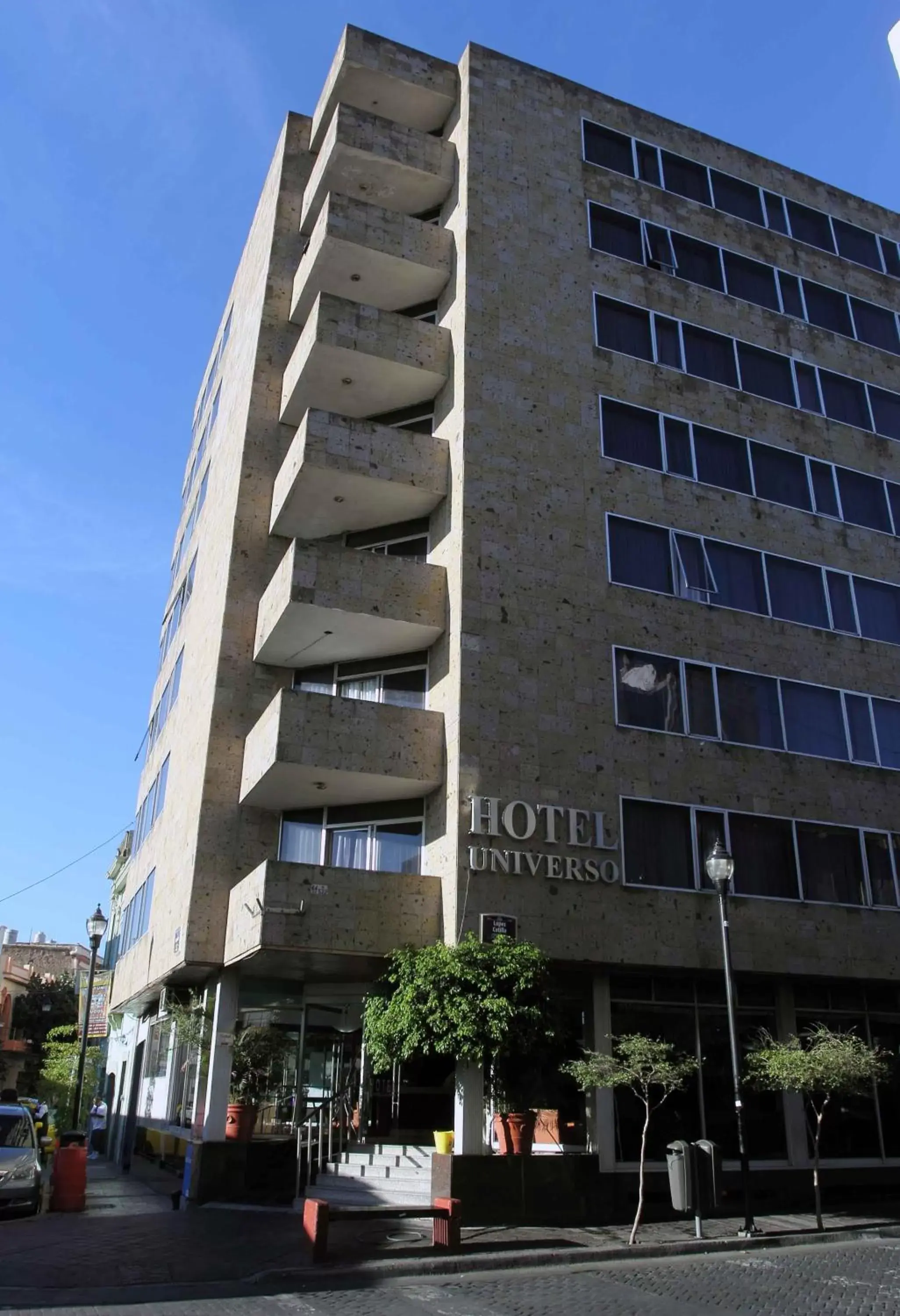 Facade/entrance in Hotel Universo