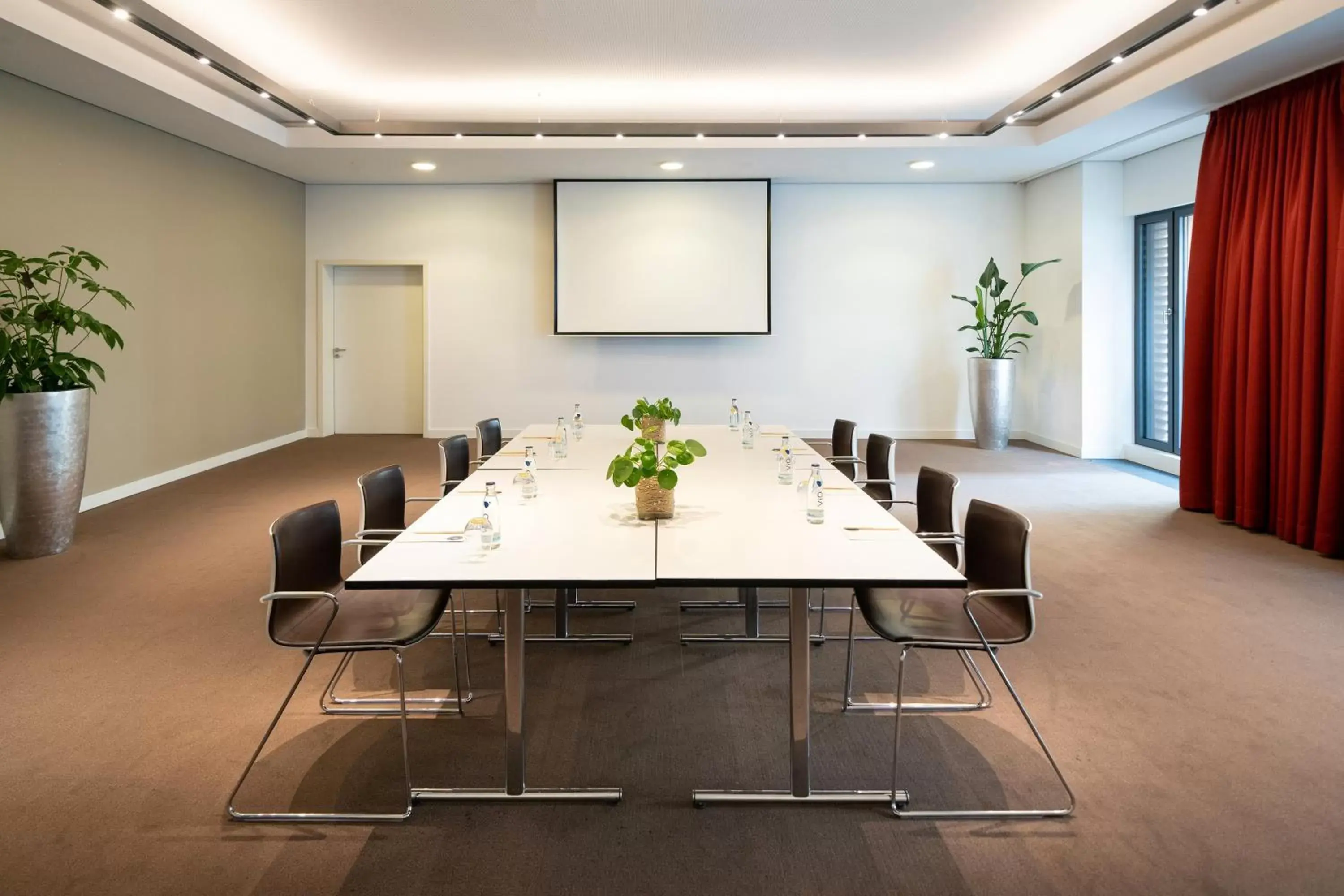 Meeting/conference room in INNSiDE by Meliá Dresden