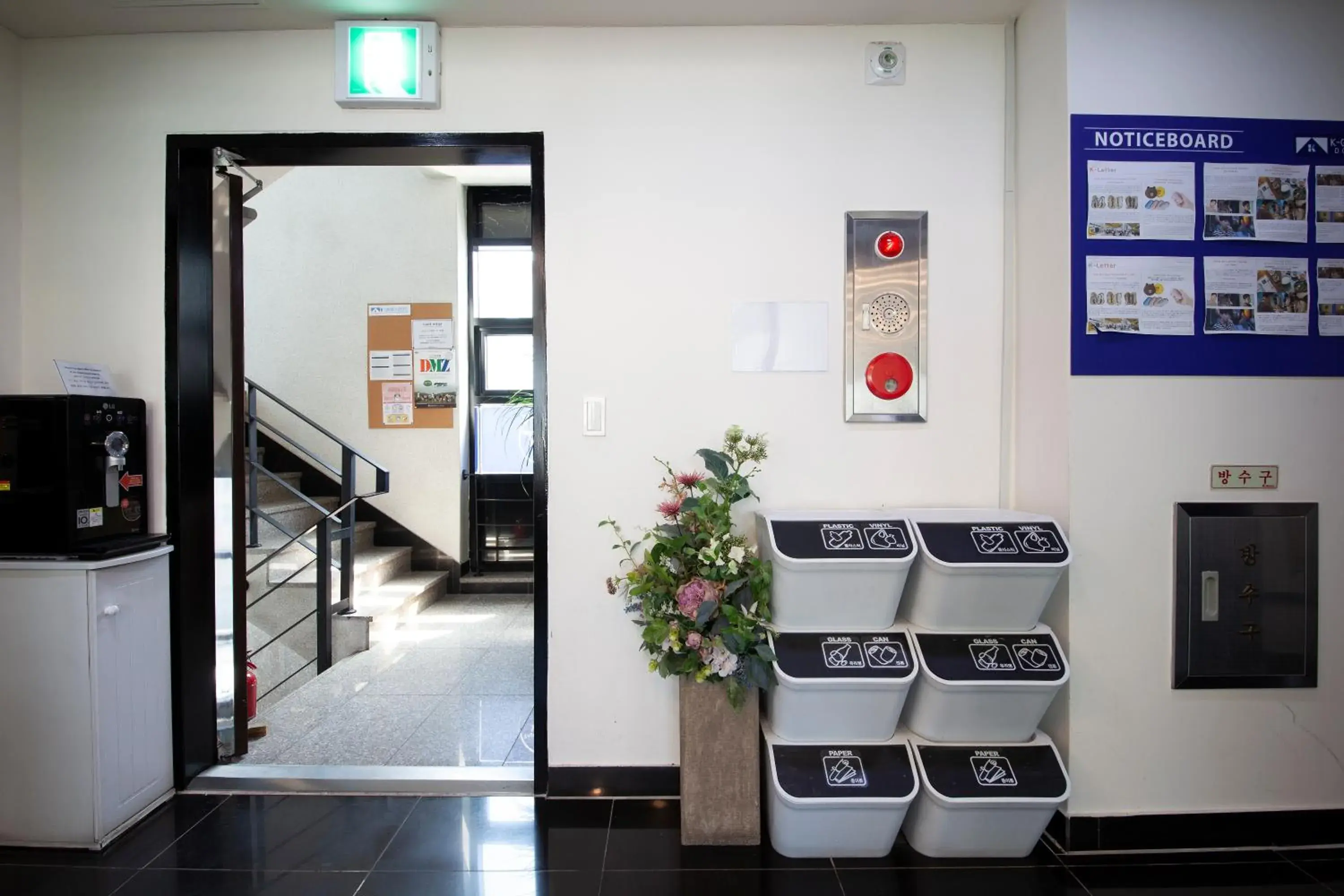 Property building in K-Grand Hostel Dongdaemun Property building in K-Grand Hostel Dongdaemun