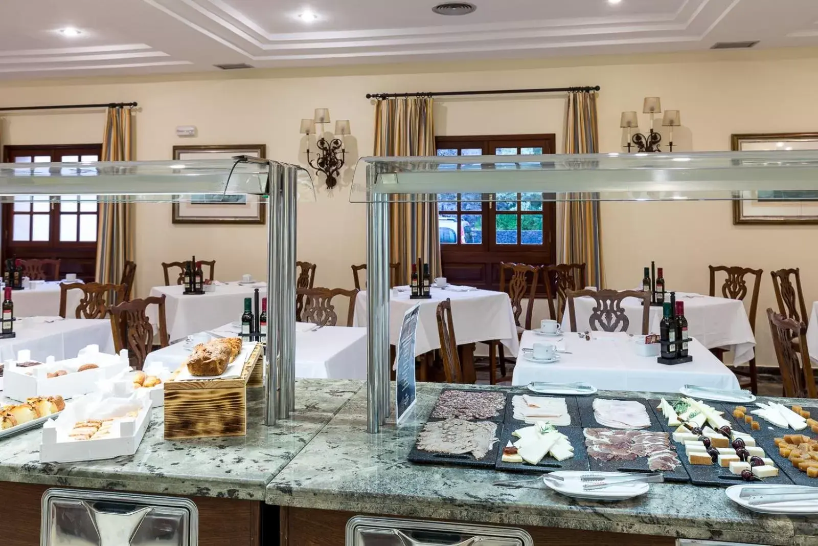 Area and facilities, Restaurant/Places to Eat in Parador de La Palma