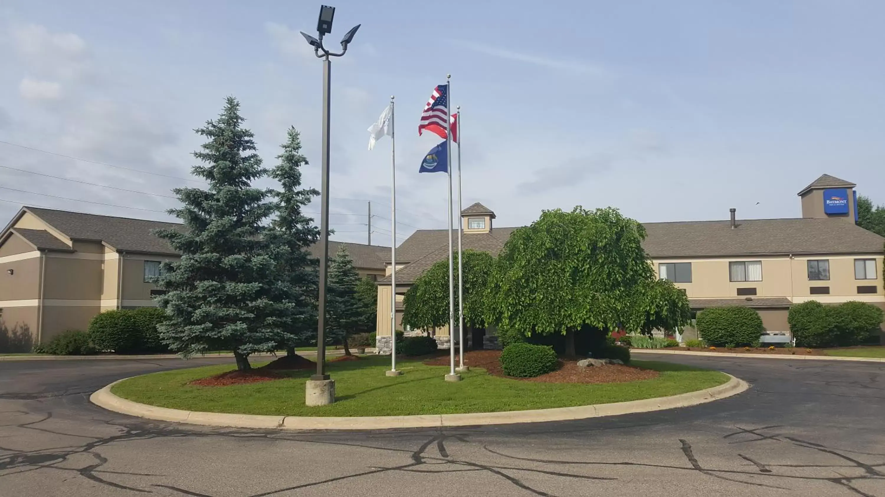 Property building in Baymont by Wyndham Belleville Airport Area Free Airport Shuttle Property building in Baymont by Wyndham Belleville Airport Area Free Airport Shuttle