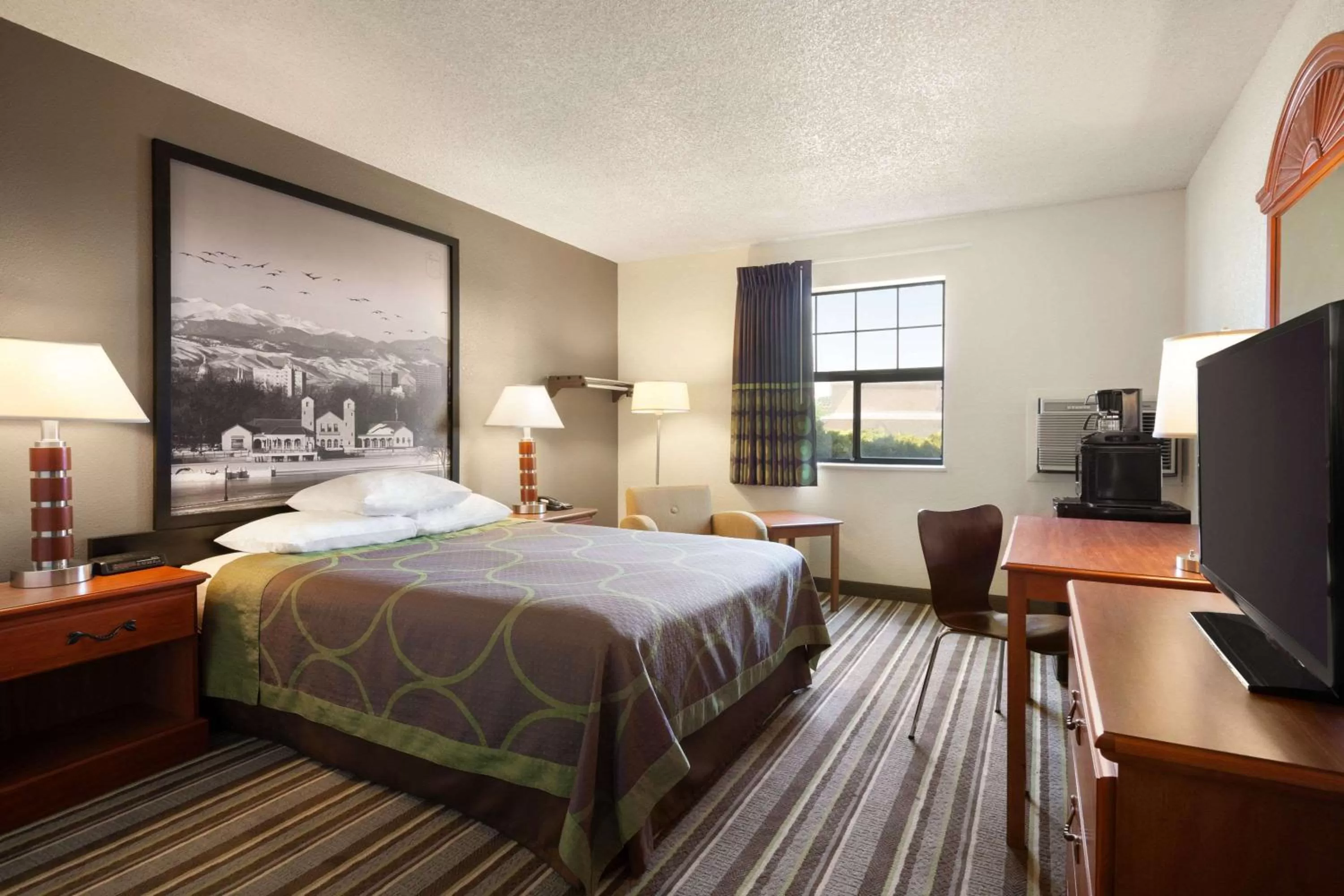 Queen Room - Disability Access/Non-Smoking in Super 8 by Wyndham Colorado Springs/Afa Area