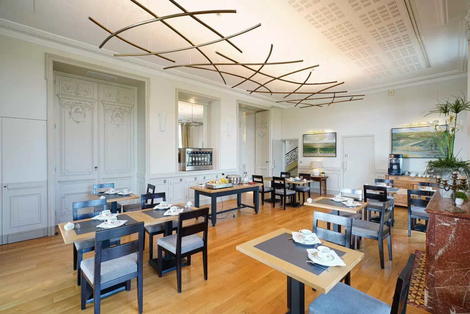 Restaurant/places to eat in Château Grattequina Hôtel Restaurant/places to eat in Château Grattequina Hôtel