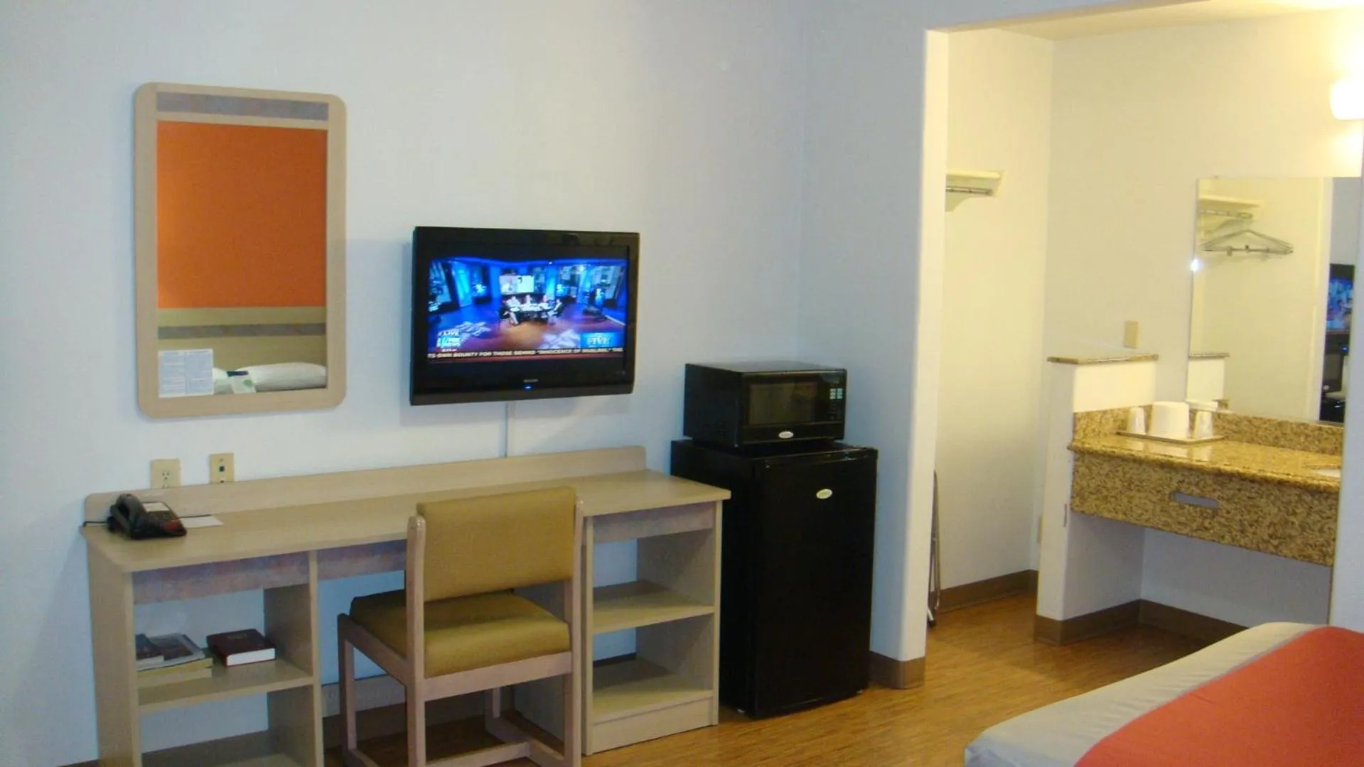 TV and multimedia in Motel 6-Marysville, CA