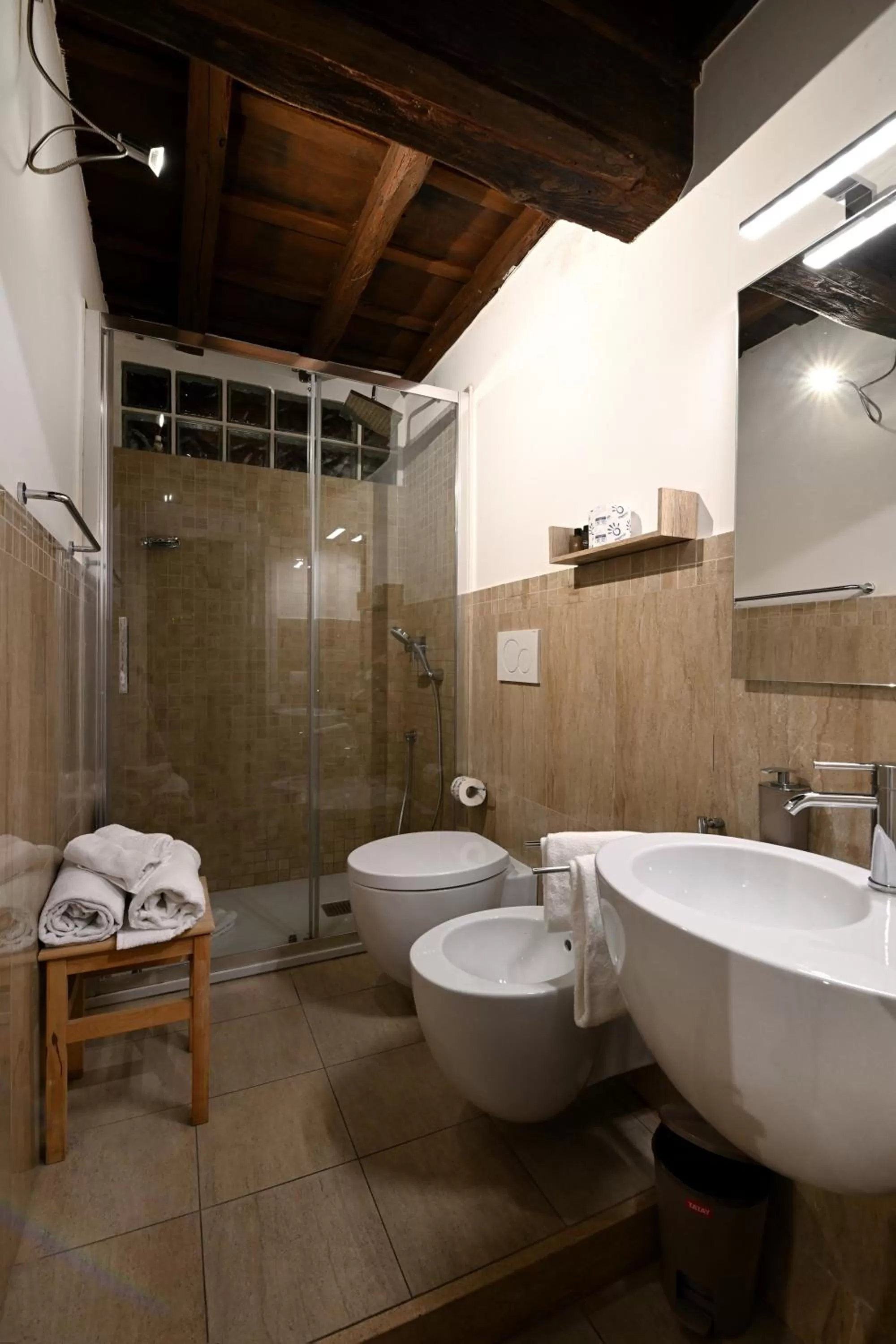 Shower in Vicolo 22 - Residenze Romanae
