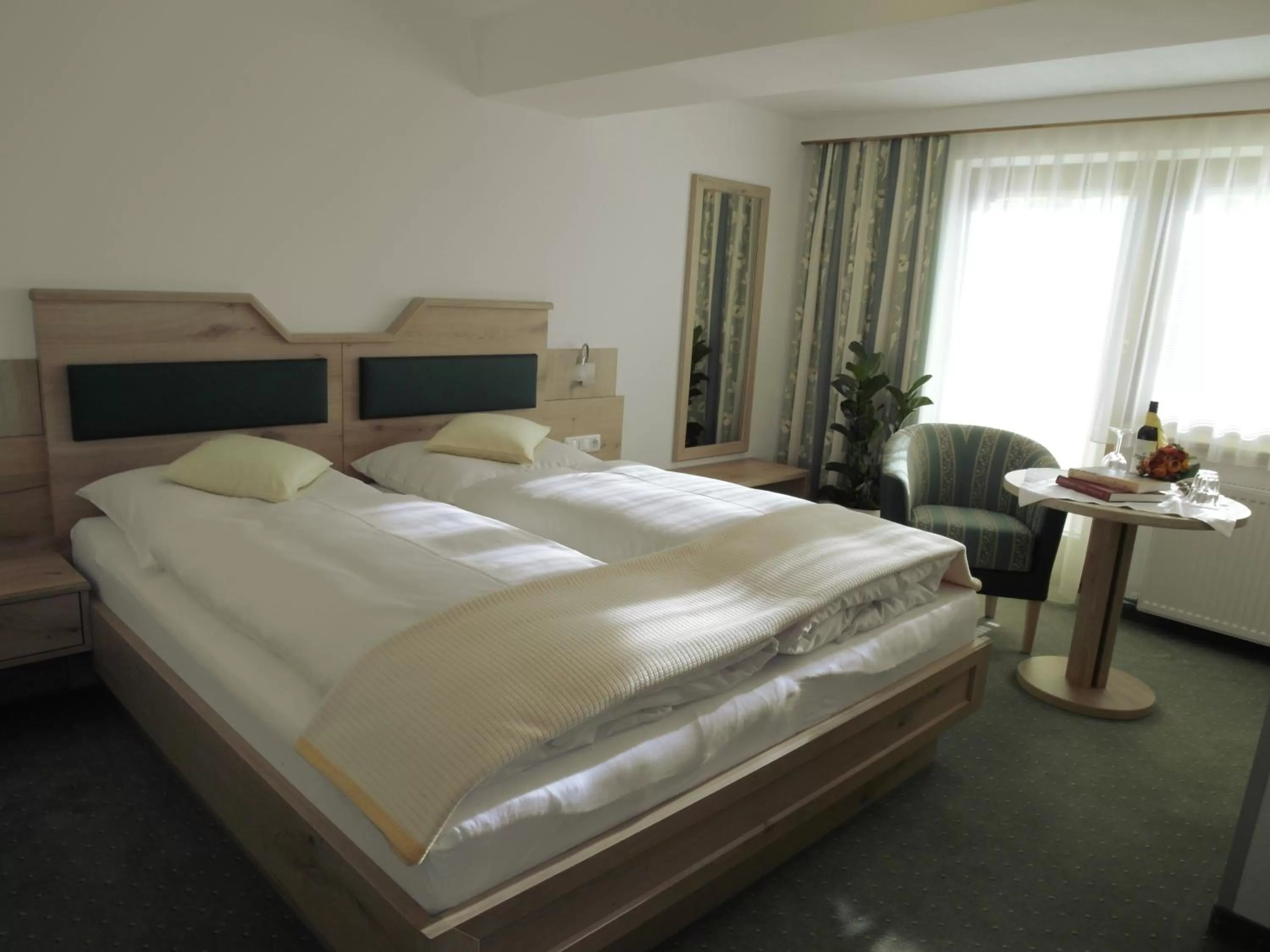 Bedroom, Bed in Hotel Garni Regina
