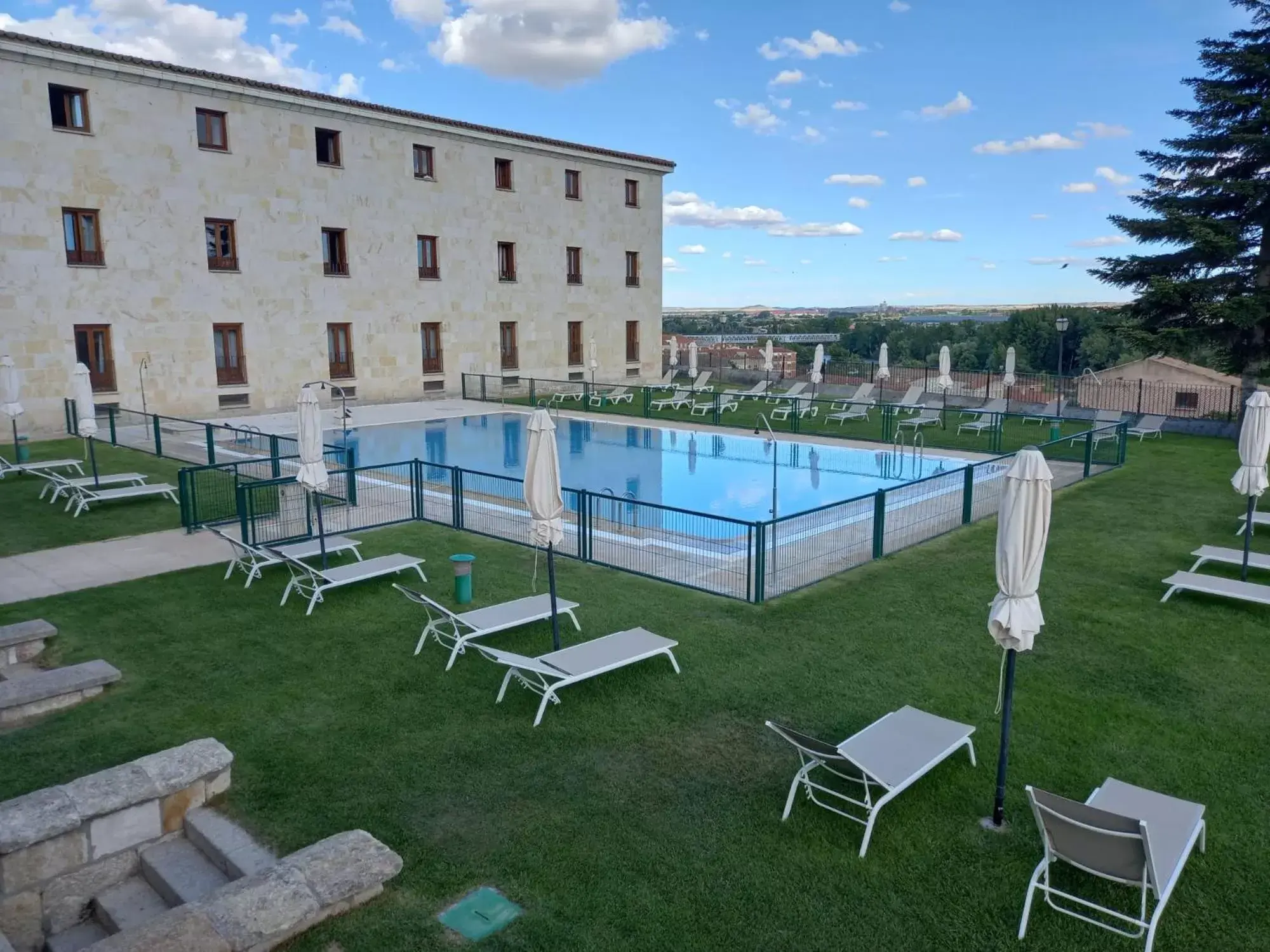 Pool view, Swimming Pool in Parador de Zamora