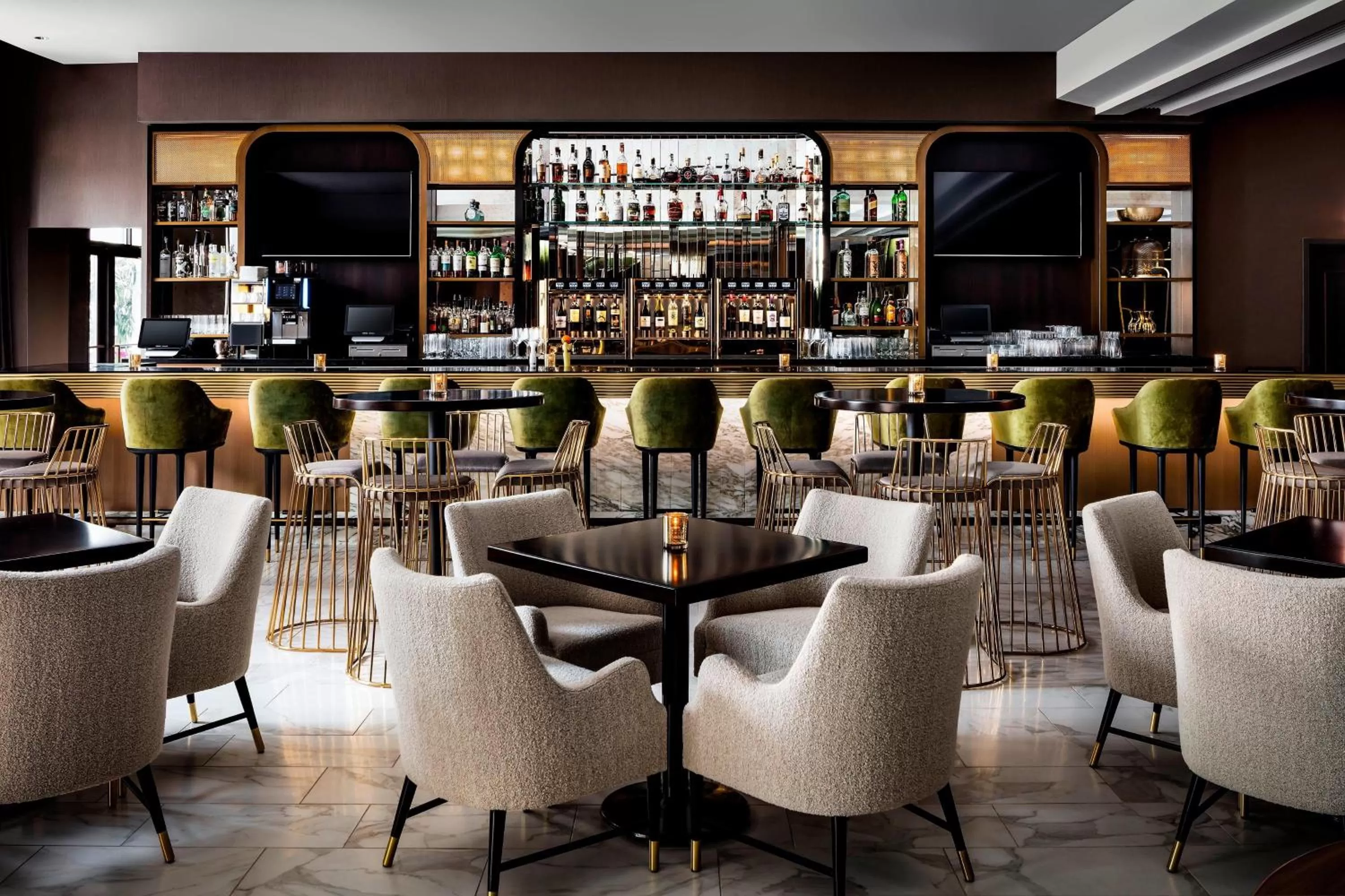 Lounge or bar in The Gwen, a Luxury Collection Hotel, Michigan Avenue Chicago