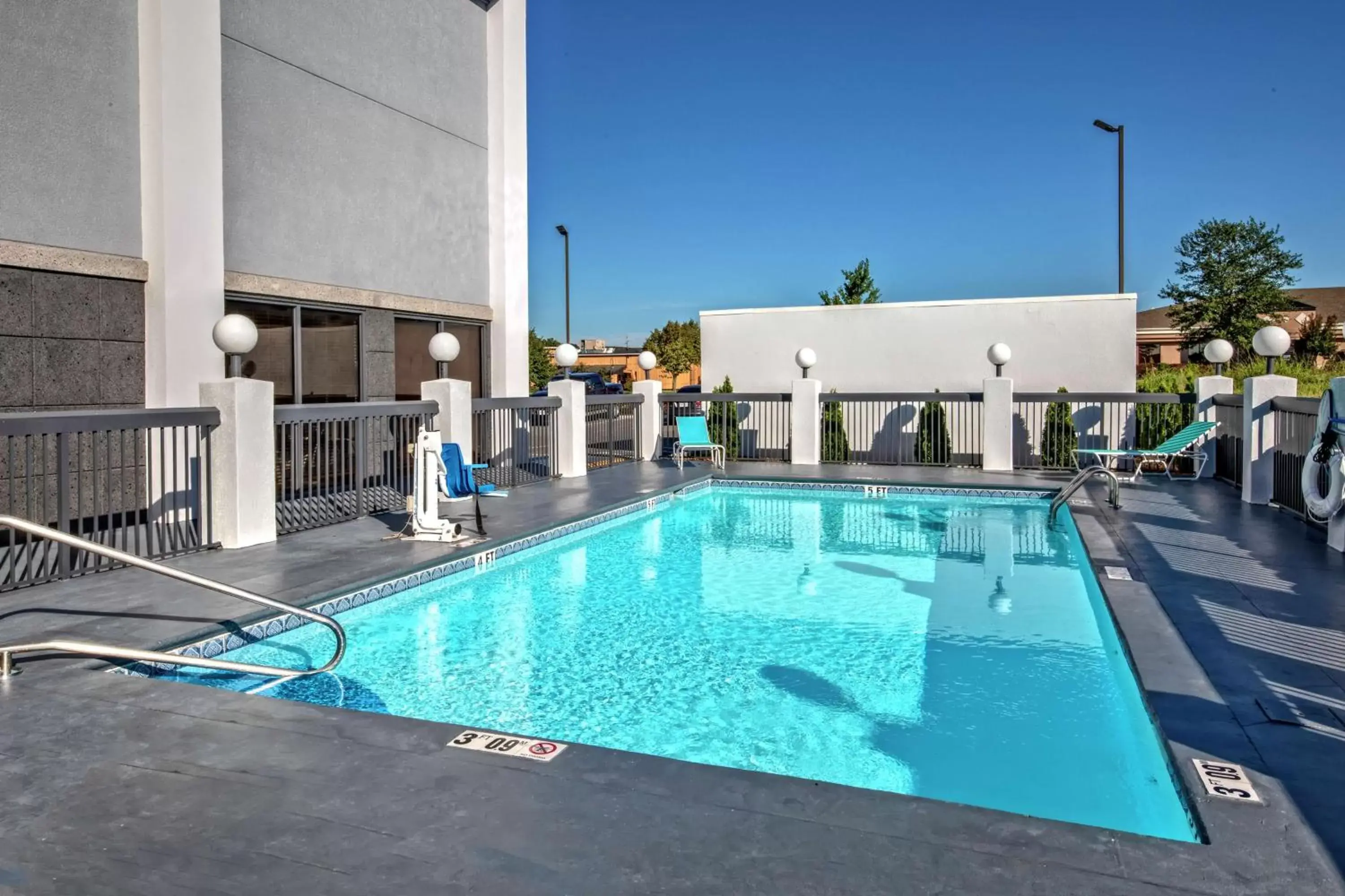 Pool view, Swimming Pool in Hampton Inn Tullahoma