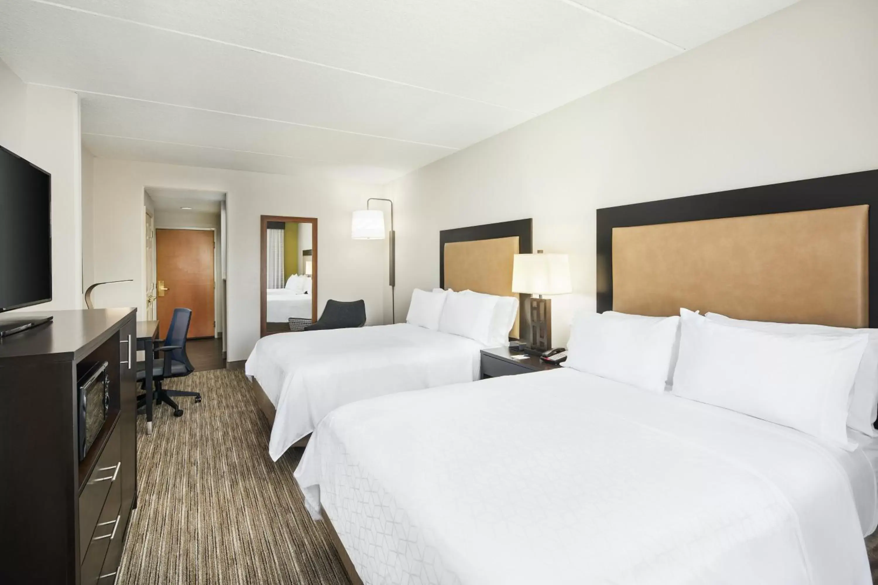 Photo of the whole room, Bed in Holiday Inn Express & Suites Jacksonville South East - Medical Center Area, an IHG Hotel